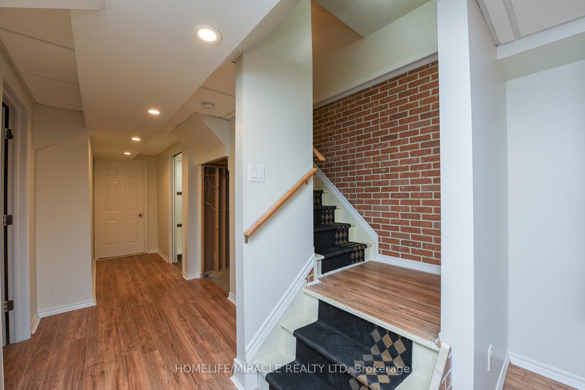 Photo 39 of 32 Vipond Street, Guelph, Grange Road — HOMEH