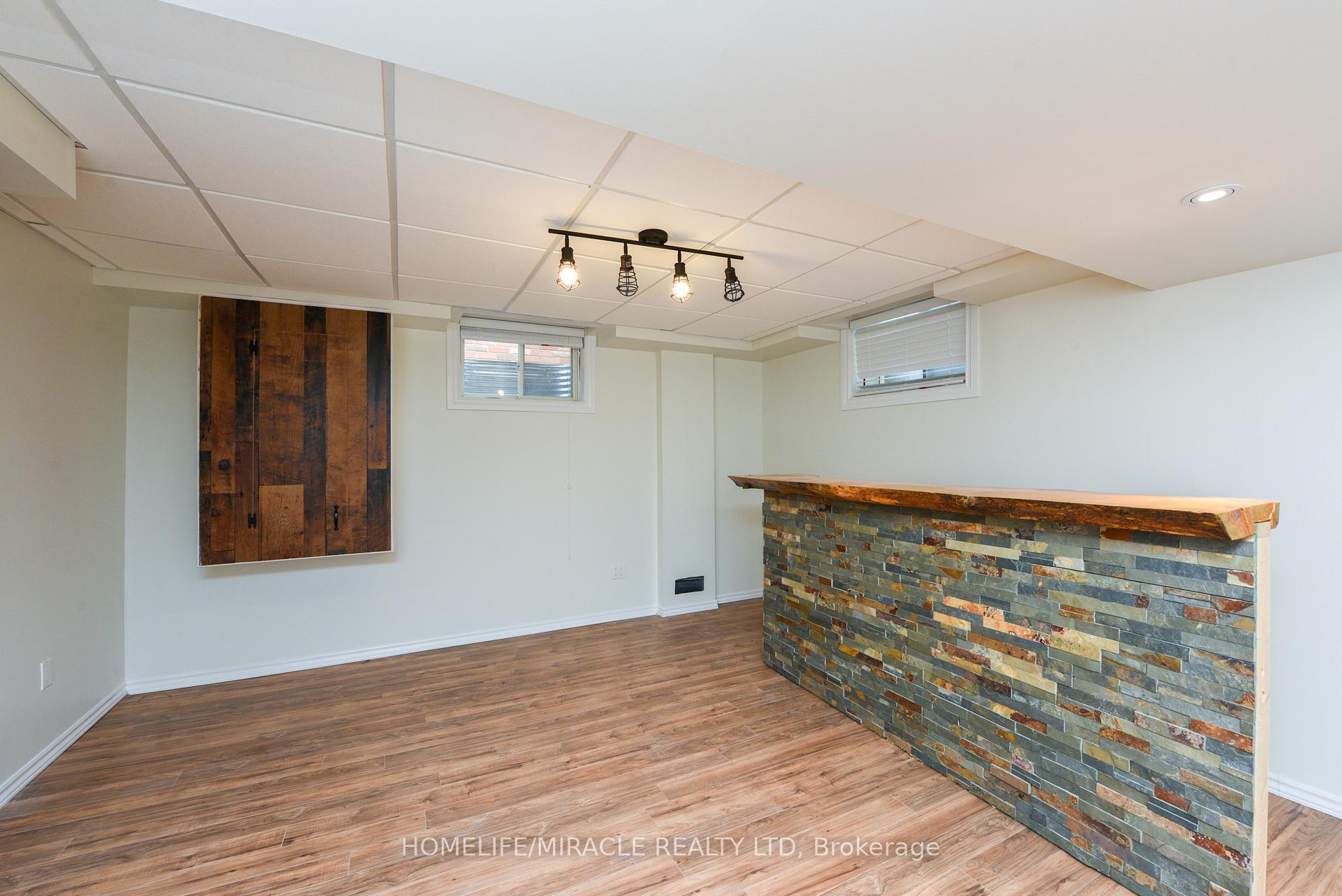 Photo 42 of 32 Vipond Street, Guelph, Grange Road — HOMEH