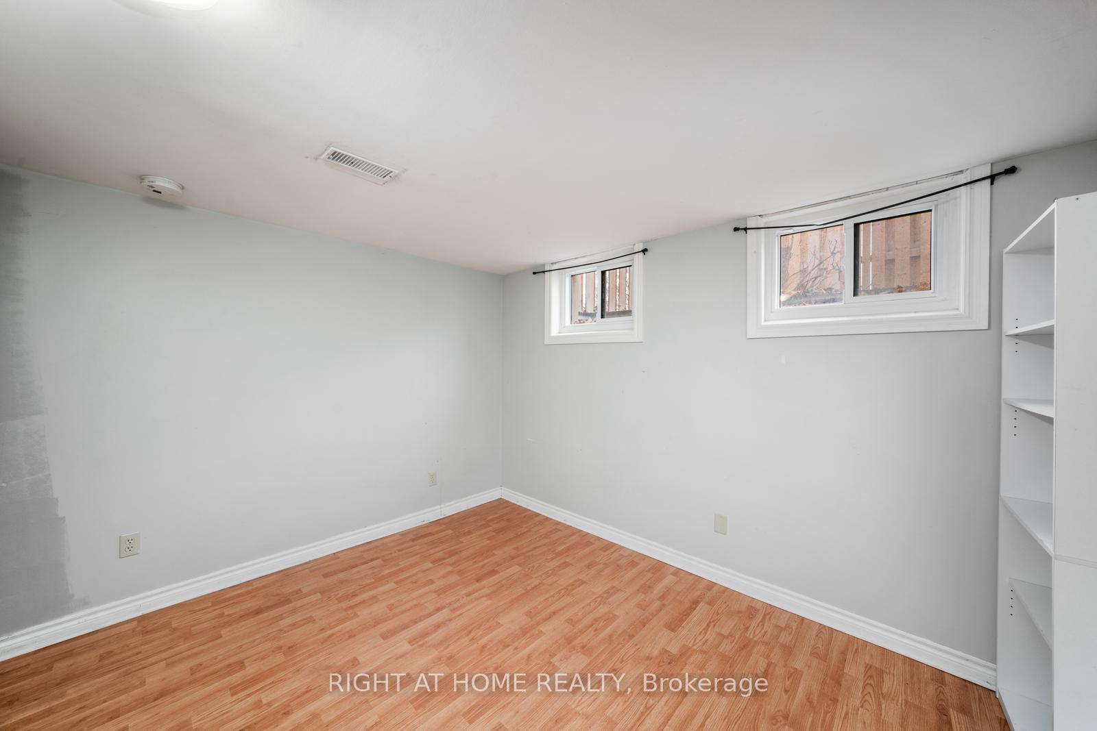 Photo 13 of 61 Ottaway Avenue, Barrie, City Centre — HOMEH