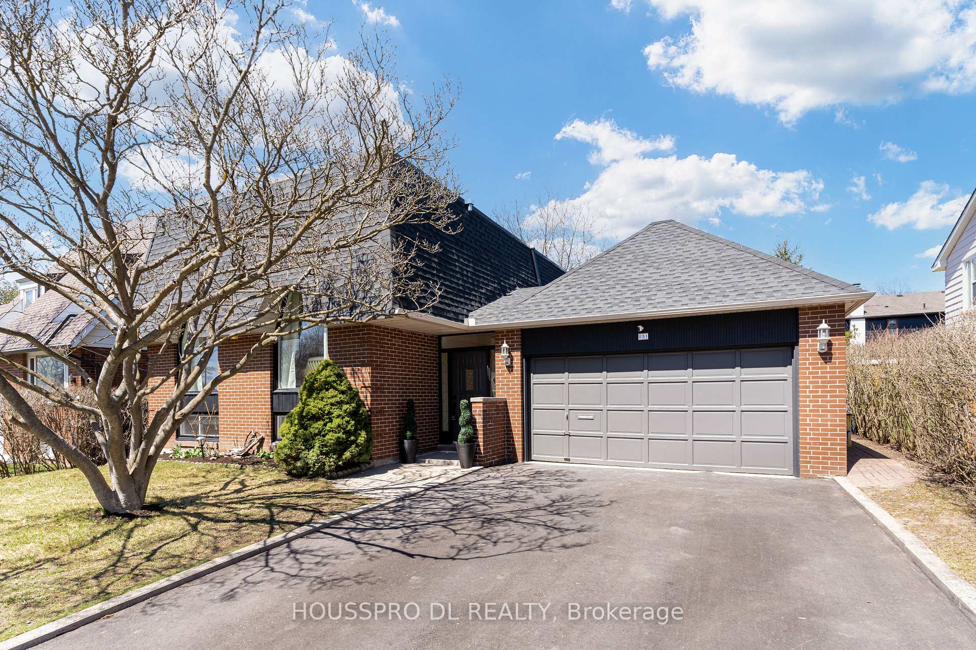 Photo 17 of 231 Romfield Circuit, Markham, Royal Orchard — HOMEH