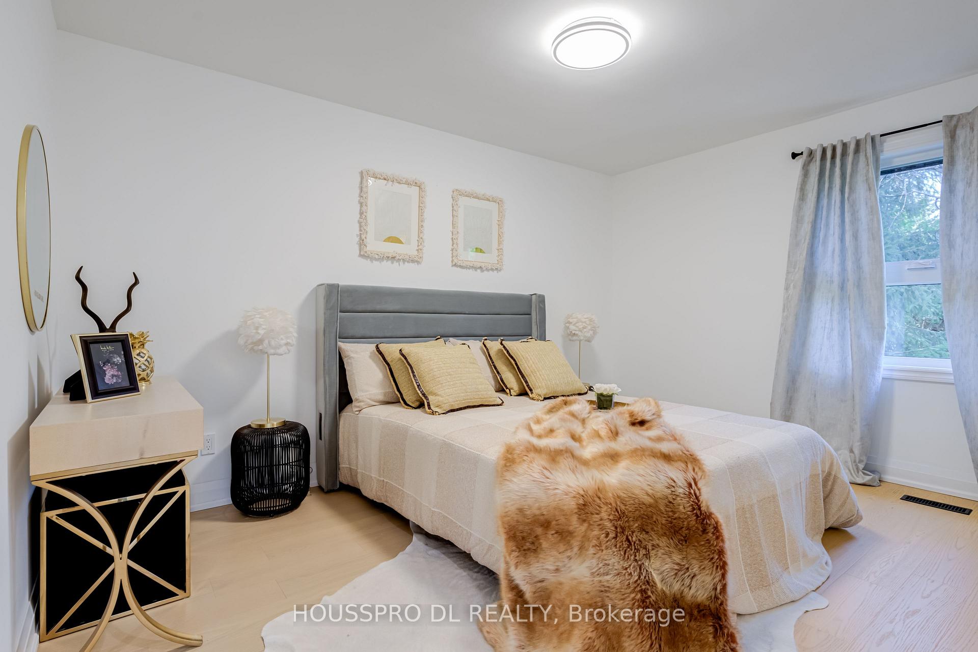 Photo 12 of 231 Romfield Circuit, Markham, Royal Orchard — HOMEH