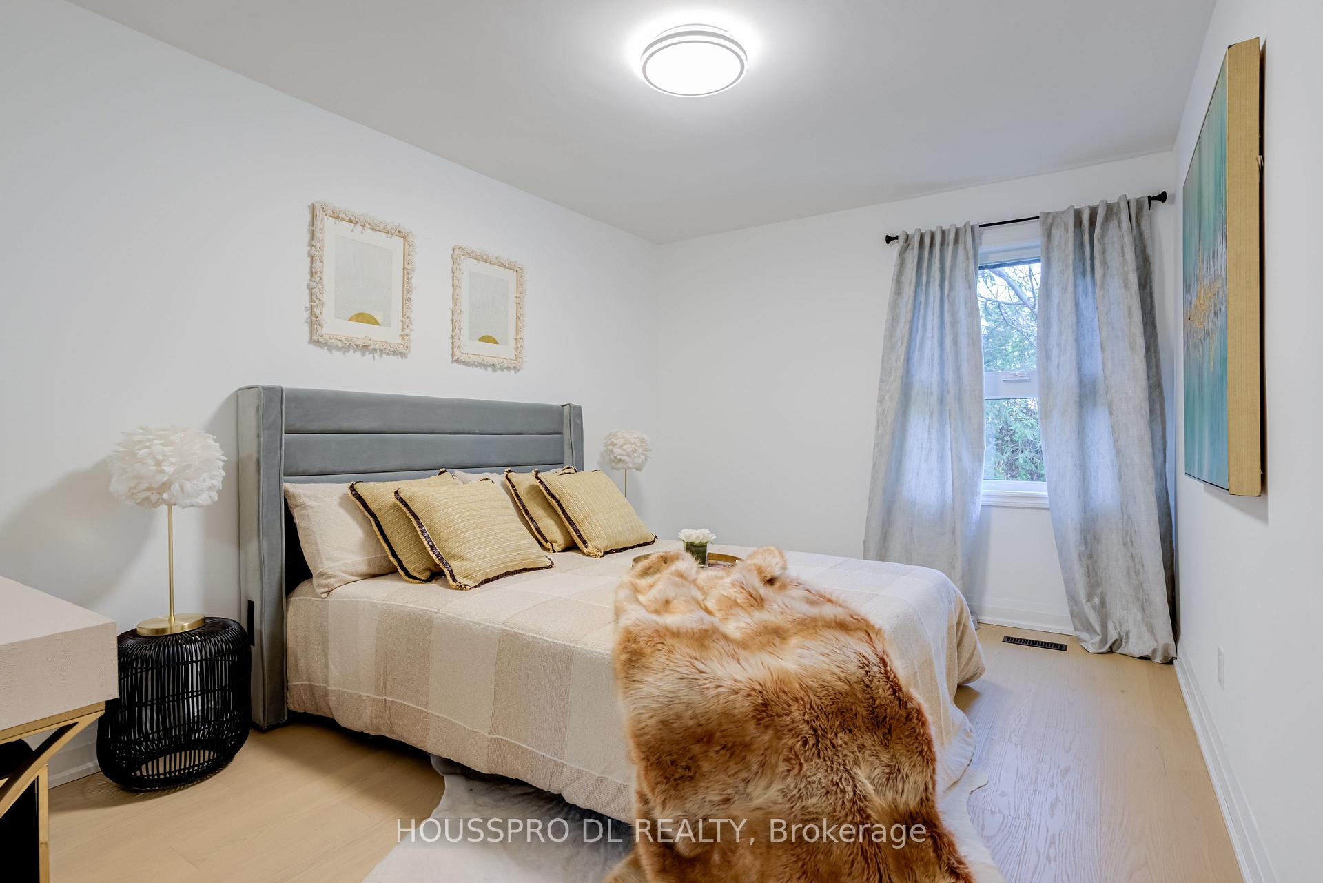 Photo 22 of 231 Romfield Circuit, Markham, Royal Orchard — HOMEH