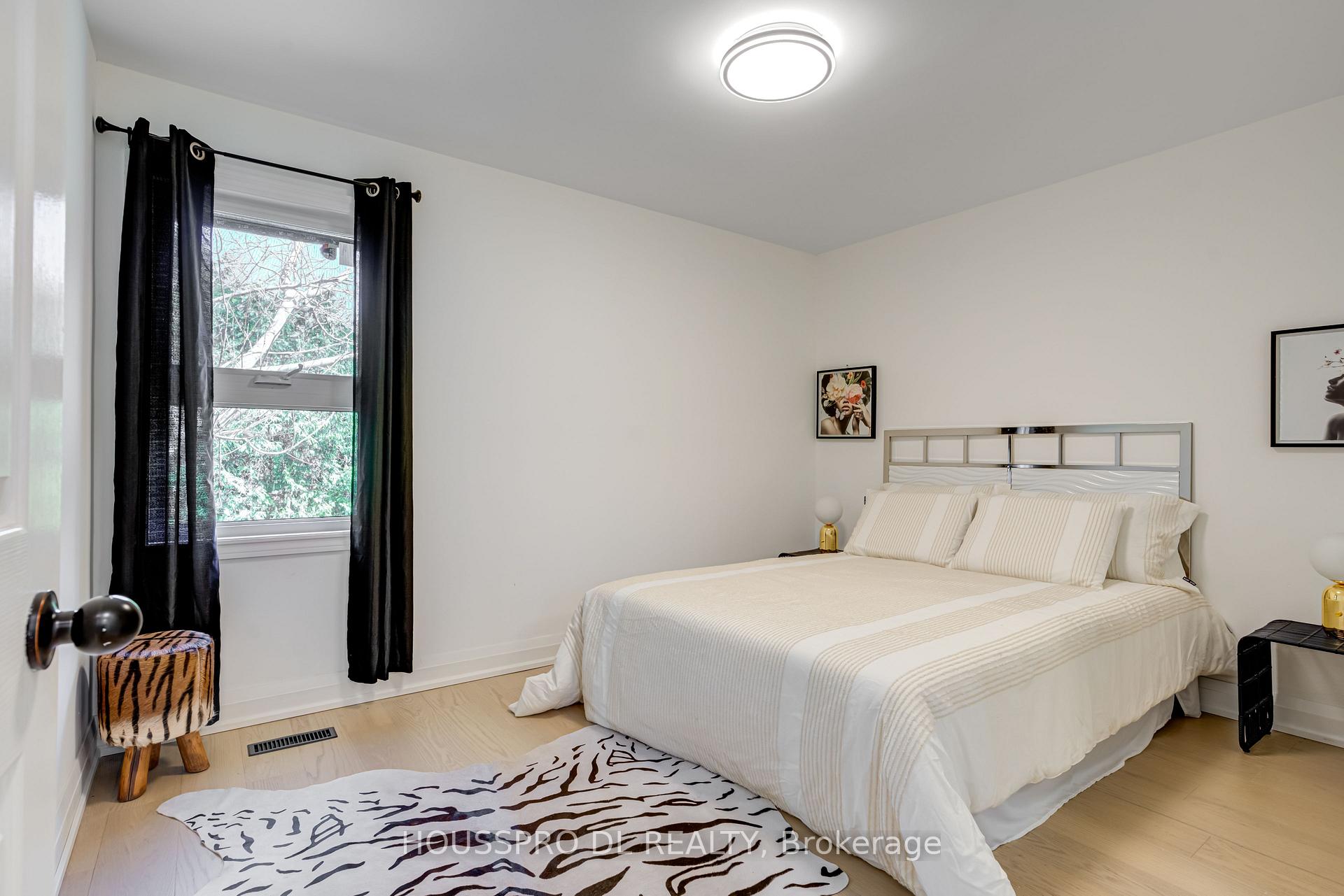 Photo 16 of 231 Romfield Circuit, Markham, Royal Orchard — HOMEH