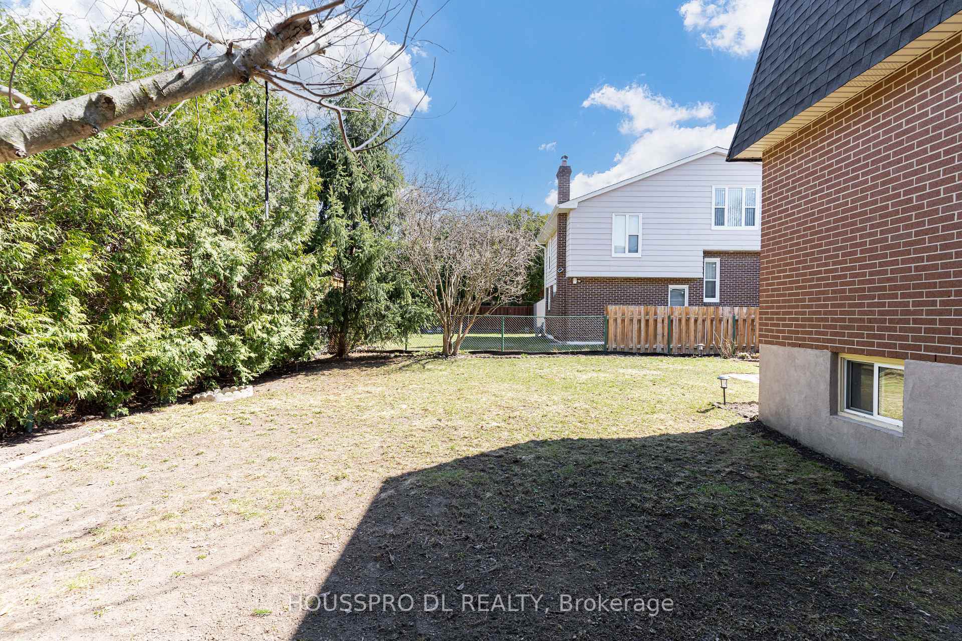 Photo 35 of 231 Romfield Circuit, Markham, Royal Orchard — HOMEH