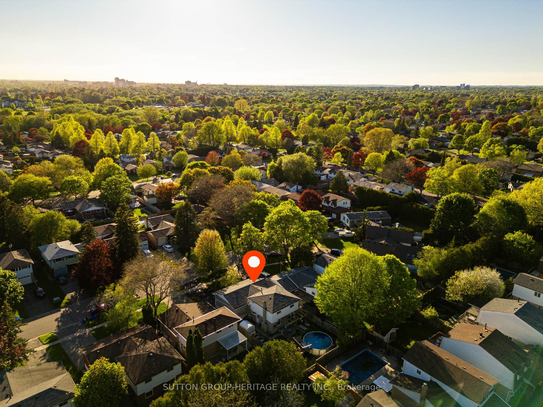 Photo 2 of 265 Viewmount Street, Oshawa, Donevan — HOMEH