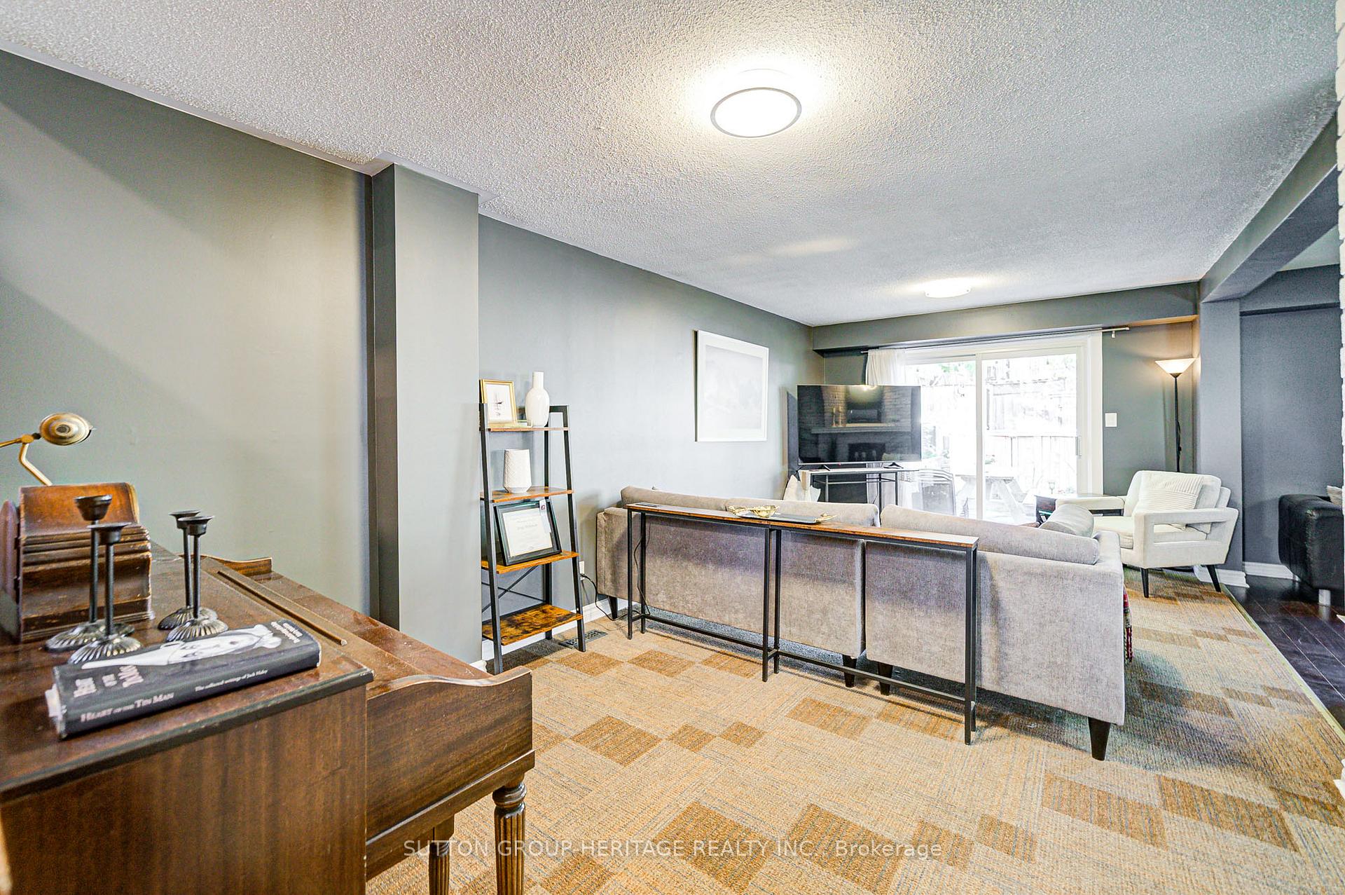 Photo 4 of 265 Viewmount Street, Oshawa, Donevan — HOMEH