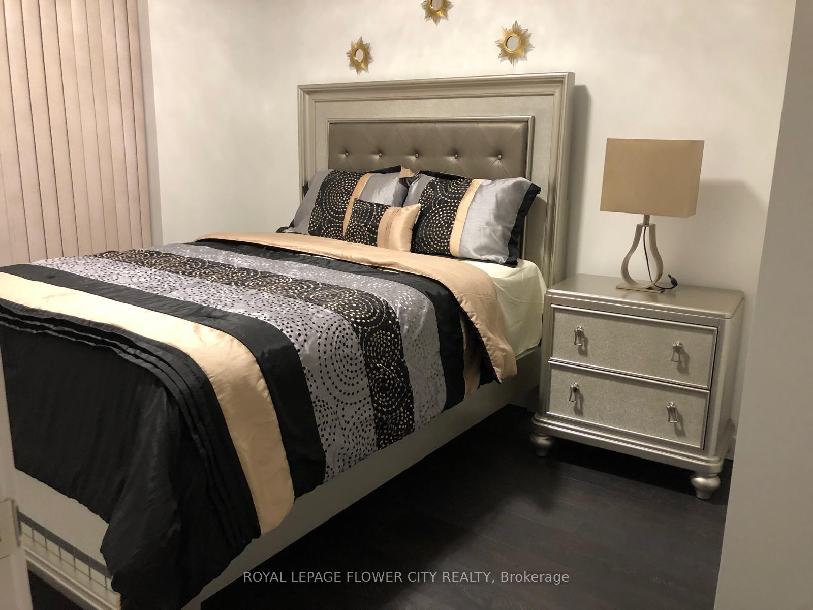 Photo 10 of Unit 3804, 8 Eglinton Avenue E, Toronto, Yonge-Eglinton — HOMEH