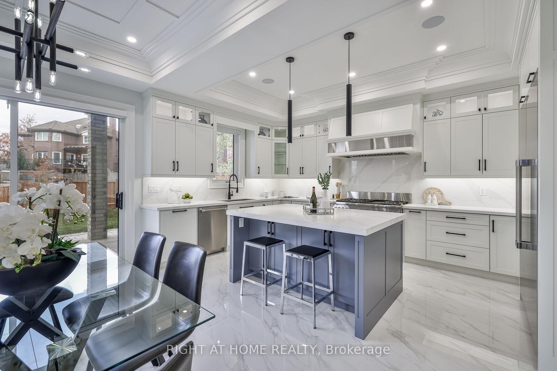 Photo 5 of 8 Hughson Drive, Markham, Buttonville — HOMEH
