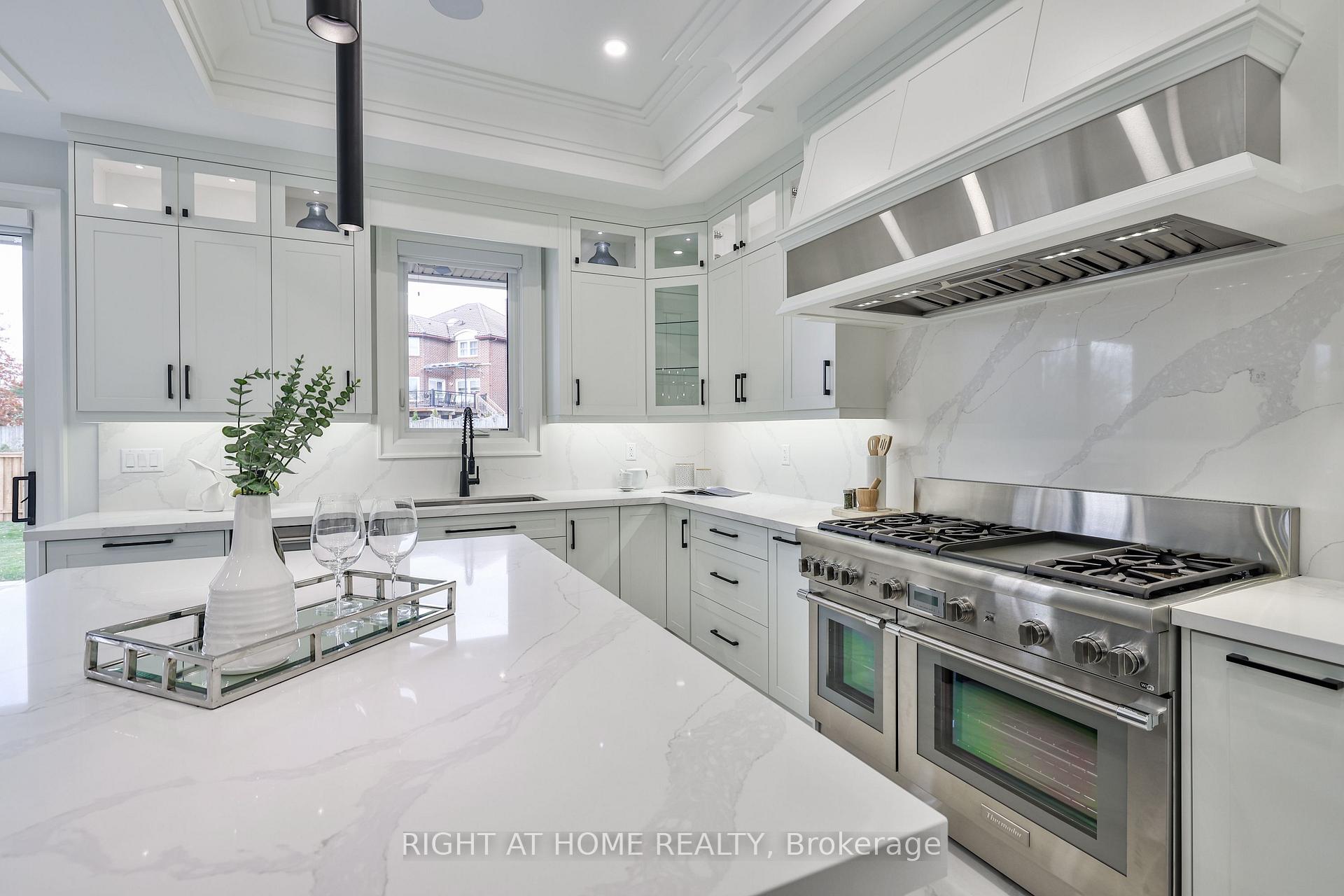 Photo 21 of 8 Hughson Drive, Markham, Buttonville — HOMEH