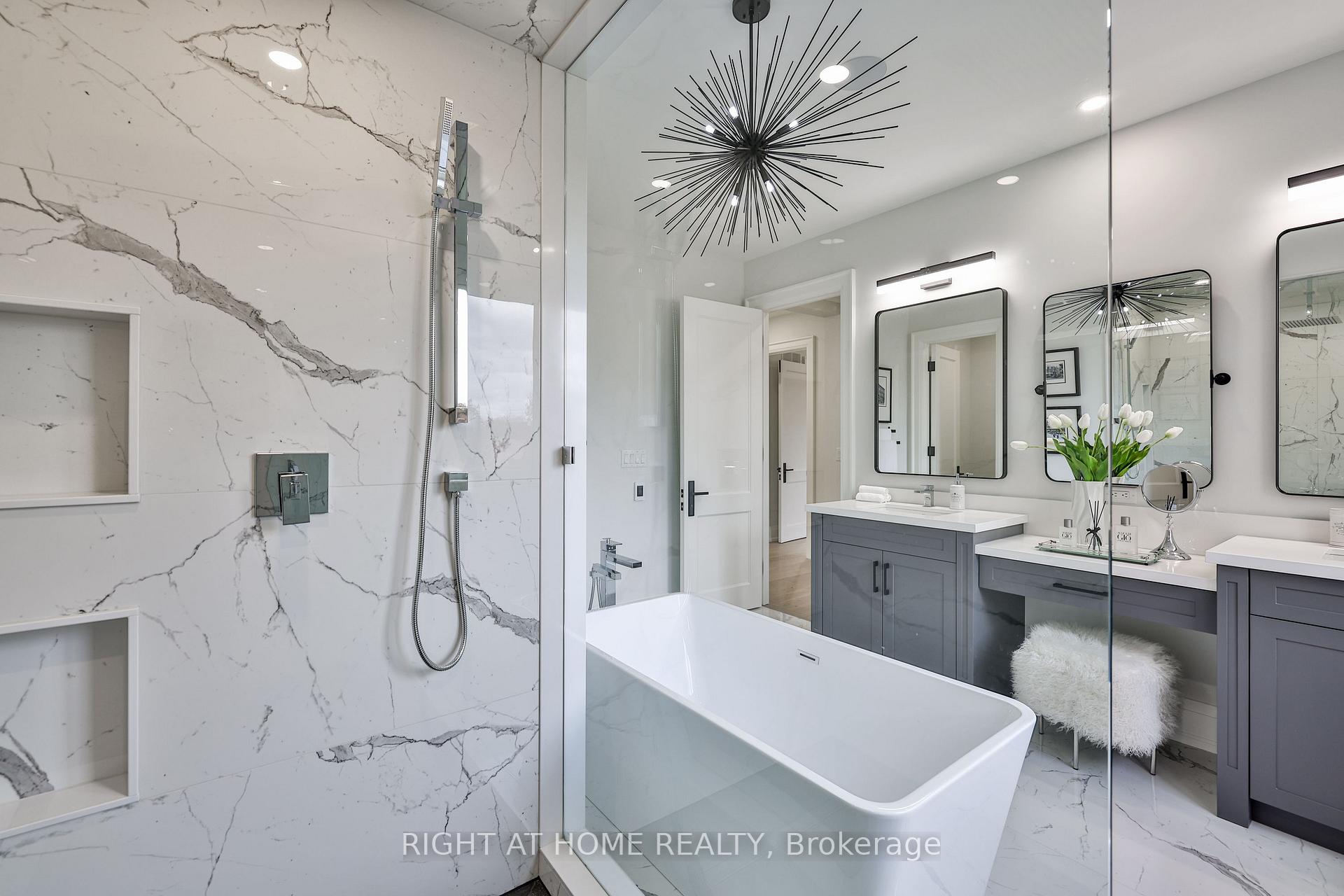 Photo 23 of 8 Hughson Drive, Markham, Buttonville — HOMEH