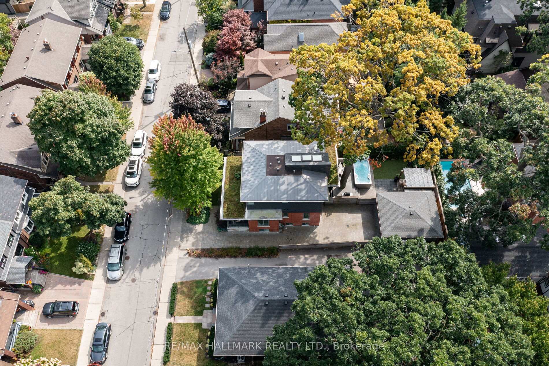 Photo 2 of 18 Bingham Avenue, Toronto, The Beaches — HOMEH