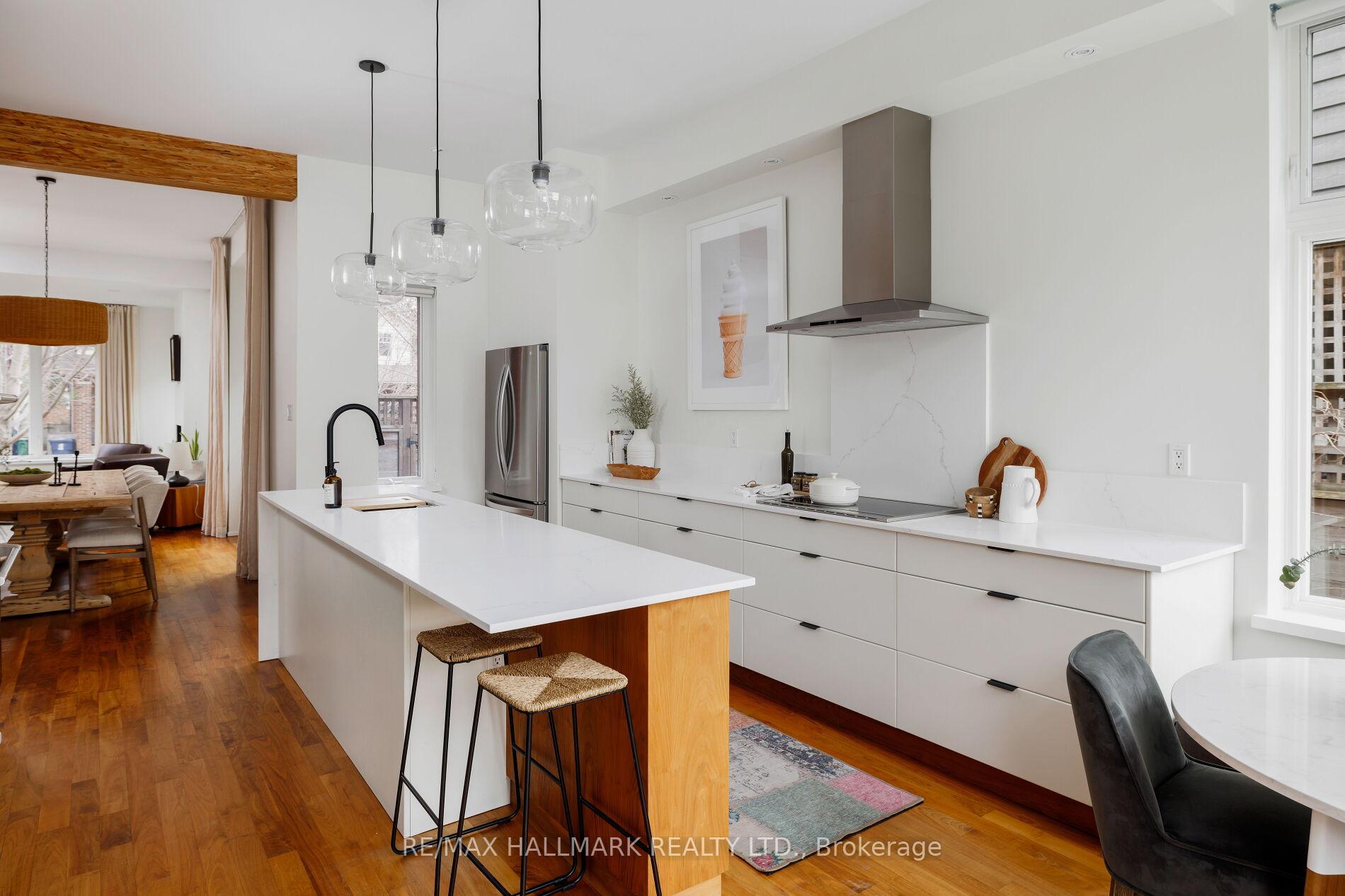 Photo 15 of 18 Bingham Avenue, Toronto, The Beaches — HOMEH