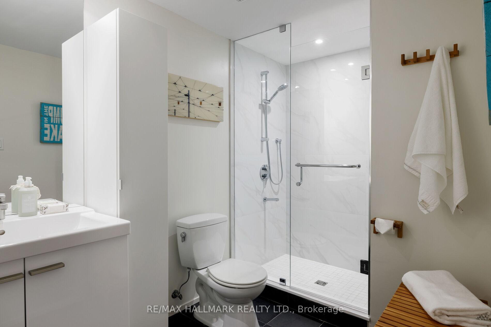 Photo 11 of 18 Bingham Avenue, Toronto, The Beaches — HOMEH