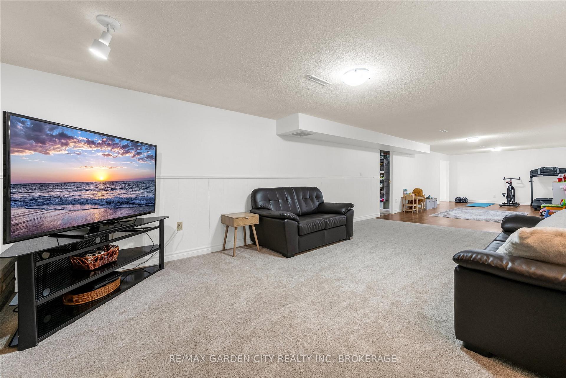 Photo 25 of 58 Diffin Drive, Welland, Prince Charles — HOMEH