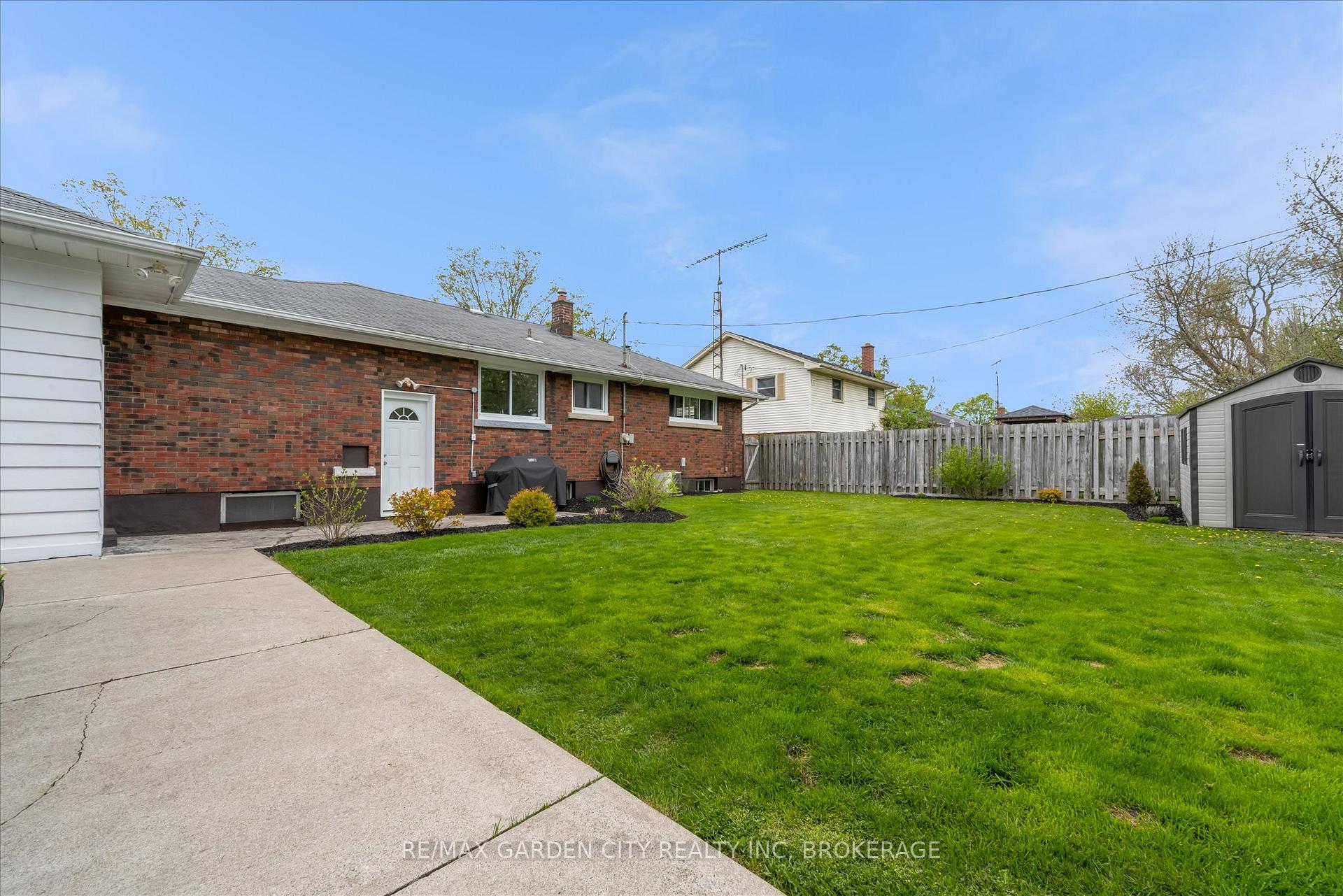 Photo 32 of 58 Diffin Drive, Welland, Prince Charles — HOMEH
