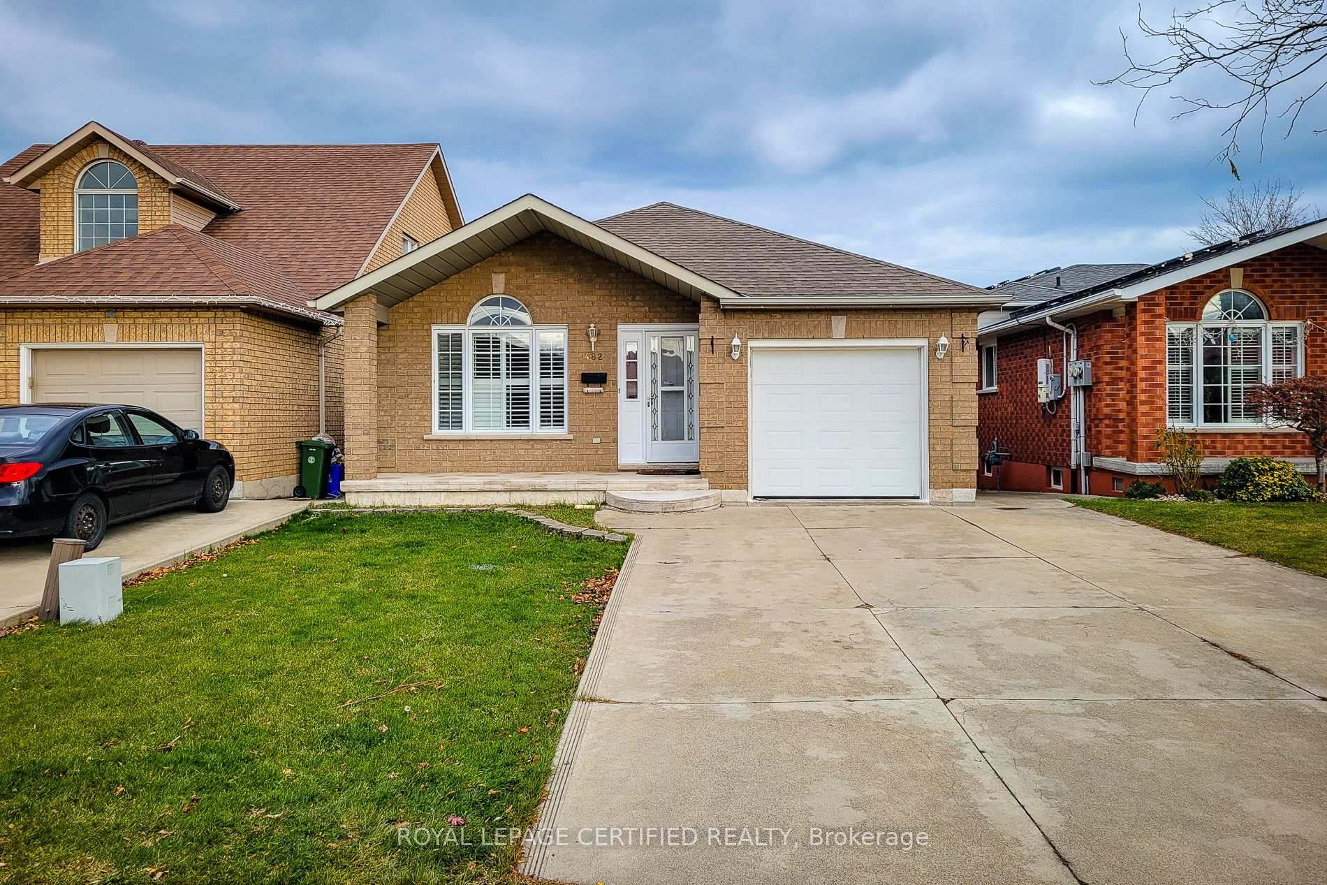 Photo 1 of 482 Berkindale Drive N, Hamilton, Riverdale — HOMEH