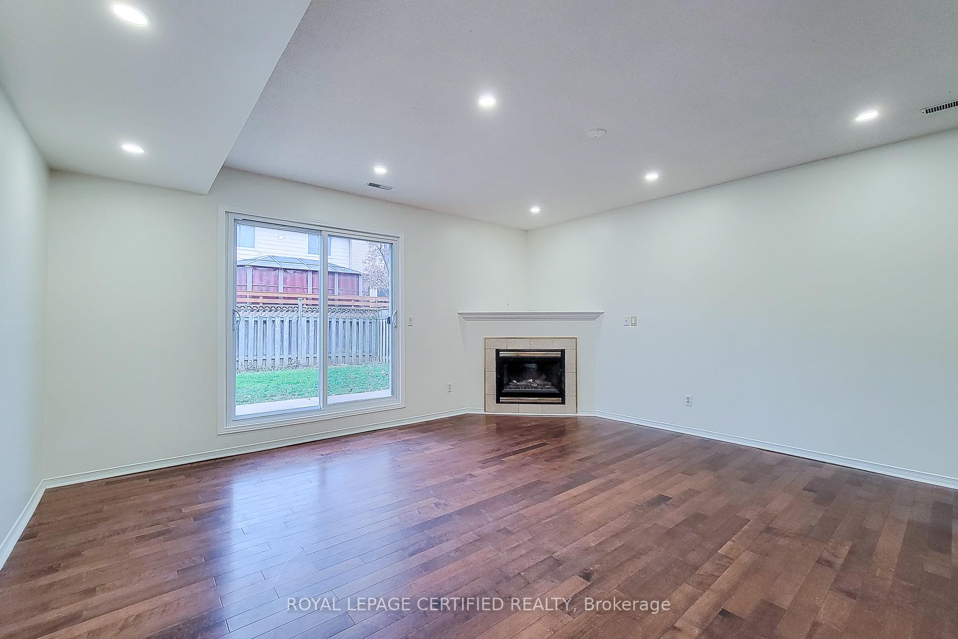 Photo 5 of 482 Berkindale Drive N, Hamilton, Riverdale — HOMEH