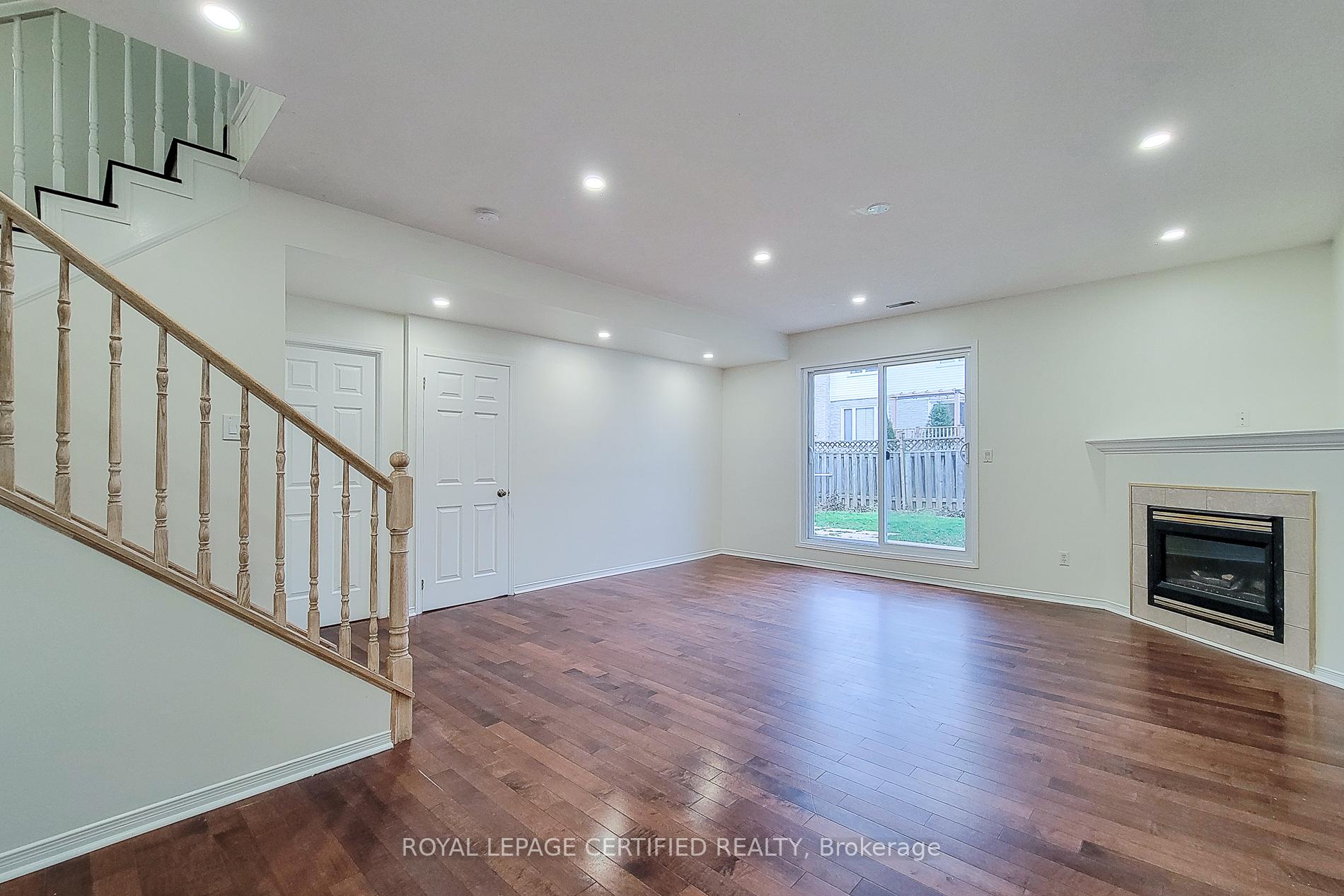 Photo 4 of 482 Berkindale Drive N, Hamilton, Riverdale — HOMEH