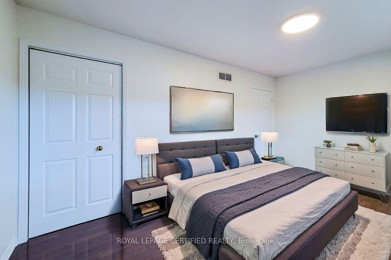 Photo 8 of 482 Berkindale Drive N, Hamilton, Riverdale — HOMEH