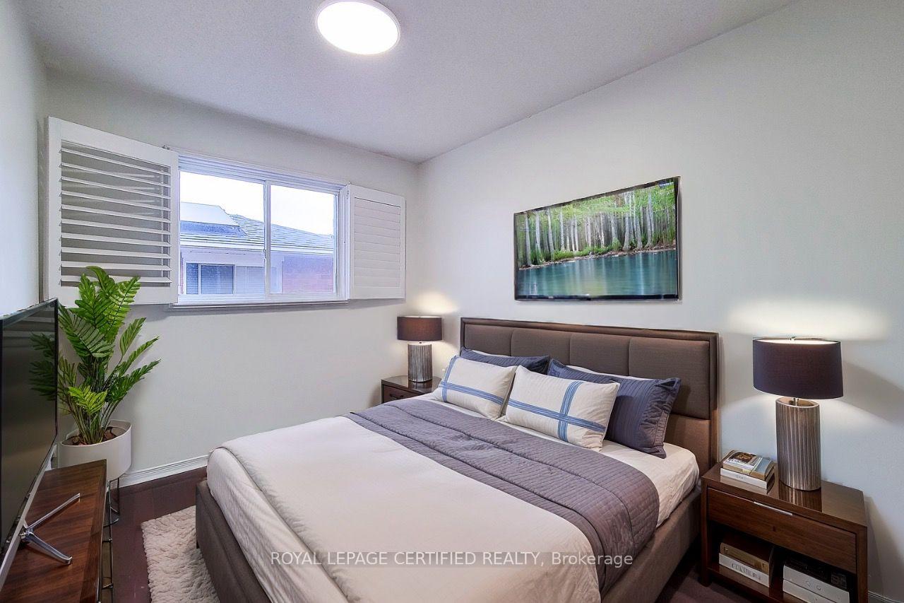 Photo 9 of 482 Berkindale Drive N, Hamilton, Riverdale — HOMEH