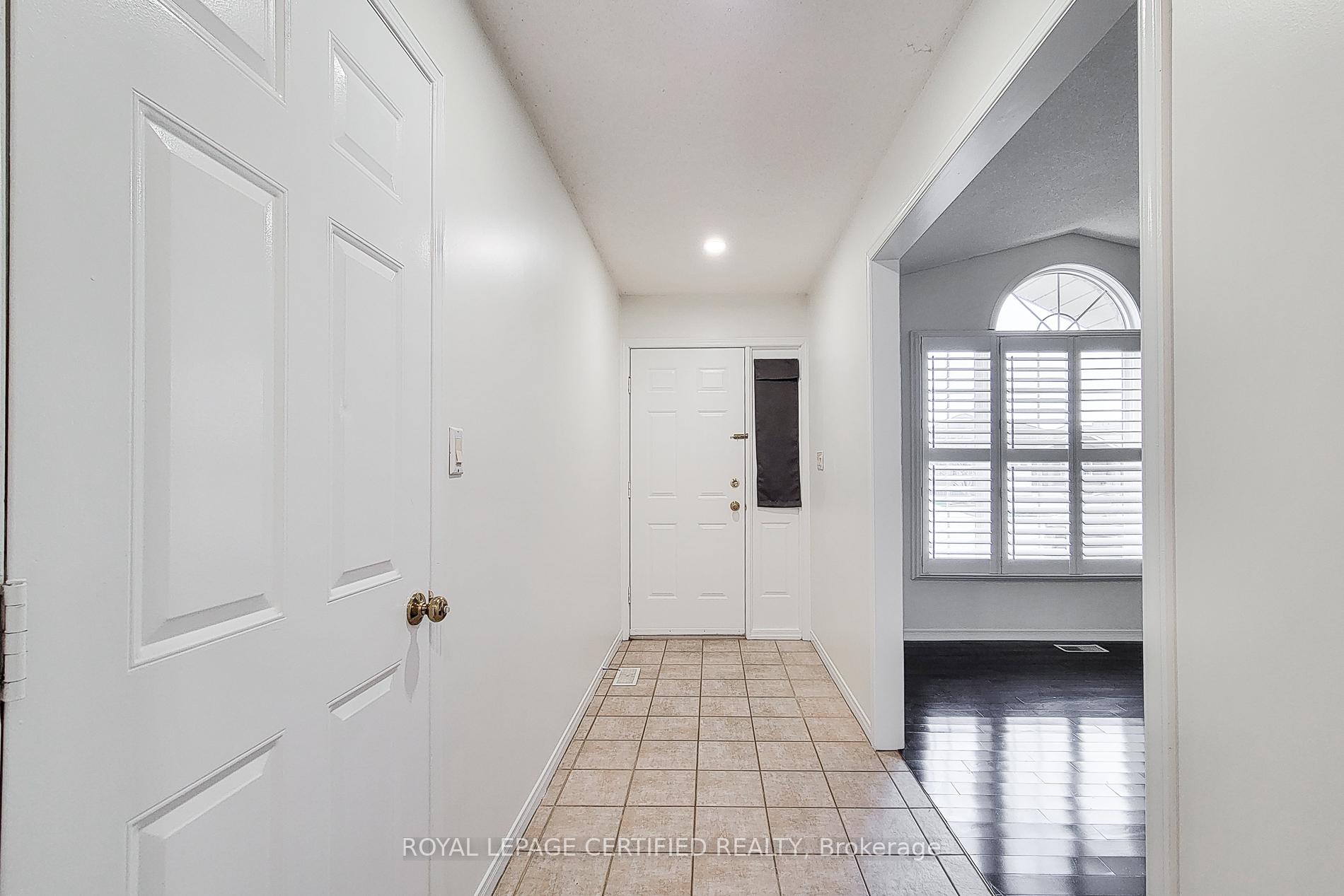 Photo 17 of 482 Berkindale Drive N, Hamilton, Riverdale — HOMEH