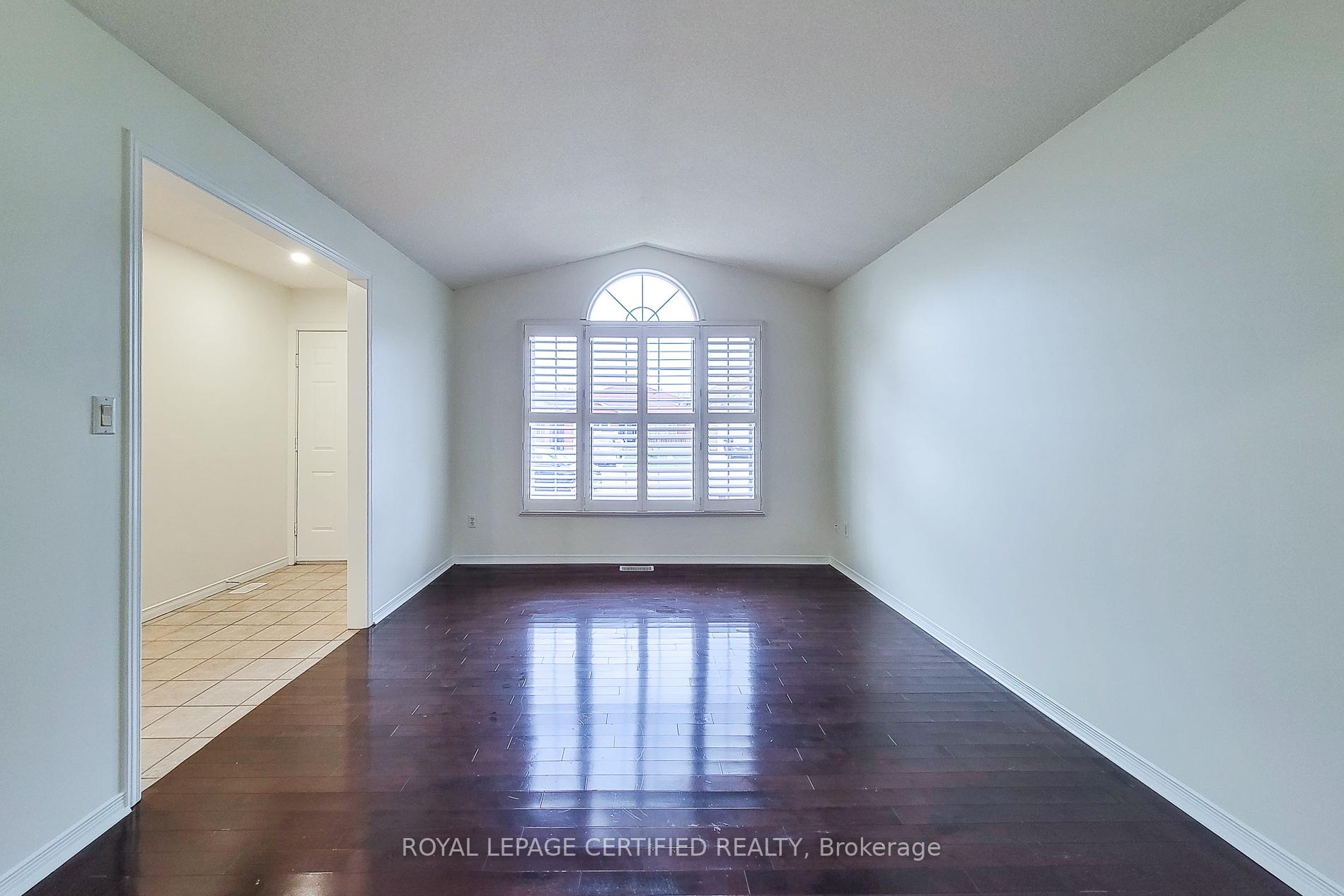 Photo 18 of 482 Berkindale Drive N, Hamilton, Riverdale — HOMEH