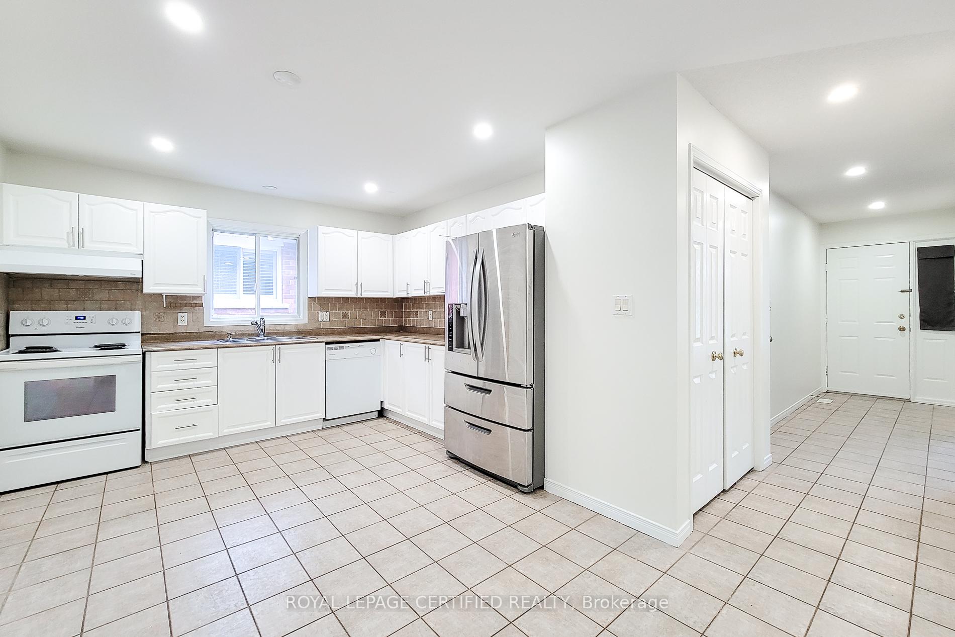 Photo 31 of 482 Berkindale Drive N, Hamilton, Riverdale — HOMEH