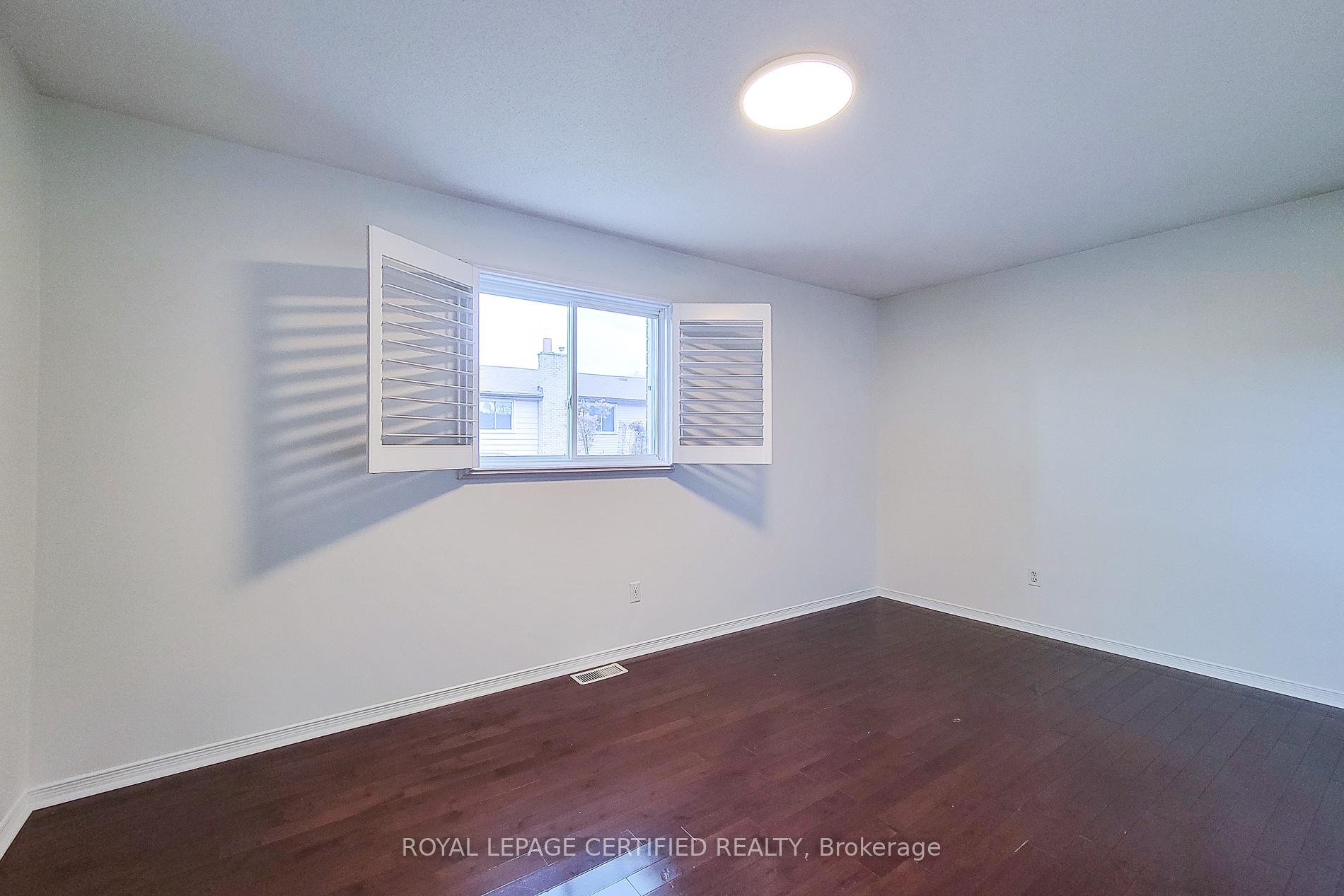 Photo 33 of 482 Berkindale Drive N, Hamilton, Riverdale — HOMEH