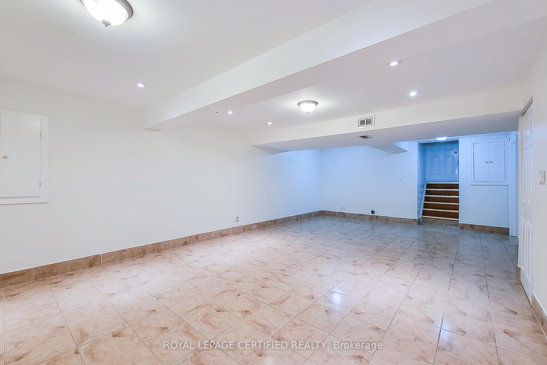 Photo 40 of 482 Berkindale Drive N, Hamilton, Riverdale — HOMEH