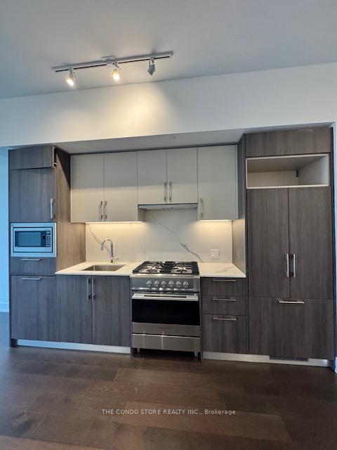 Photo 10 of Unit 805, 8 Manor Road W, Toronto, Yonge-Eglinton — HOMEH