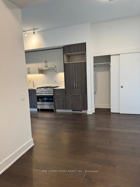 Photo 4 of Unit 805, 8 Manor Road W, Toronto, Yonge-Eglinton — HOMEH