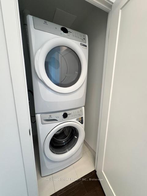Photo 14 of Unit 805, 8 Manor Road W, Toronto, Yonge-Eglinton — HOMEH