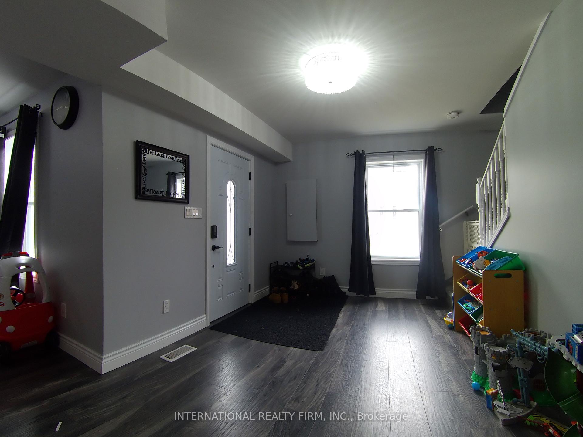 Photo 4 of 71 Everette Street N, Belleville, Belleville Ward — HOMEH
