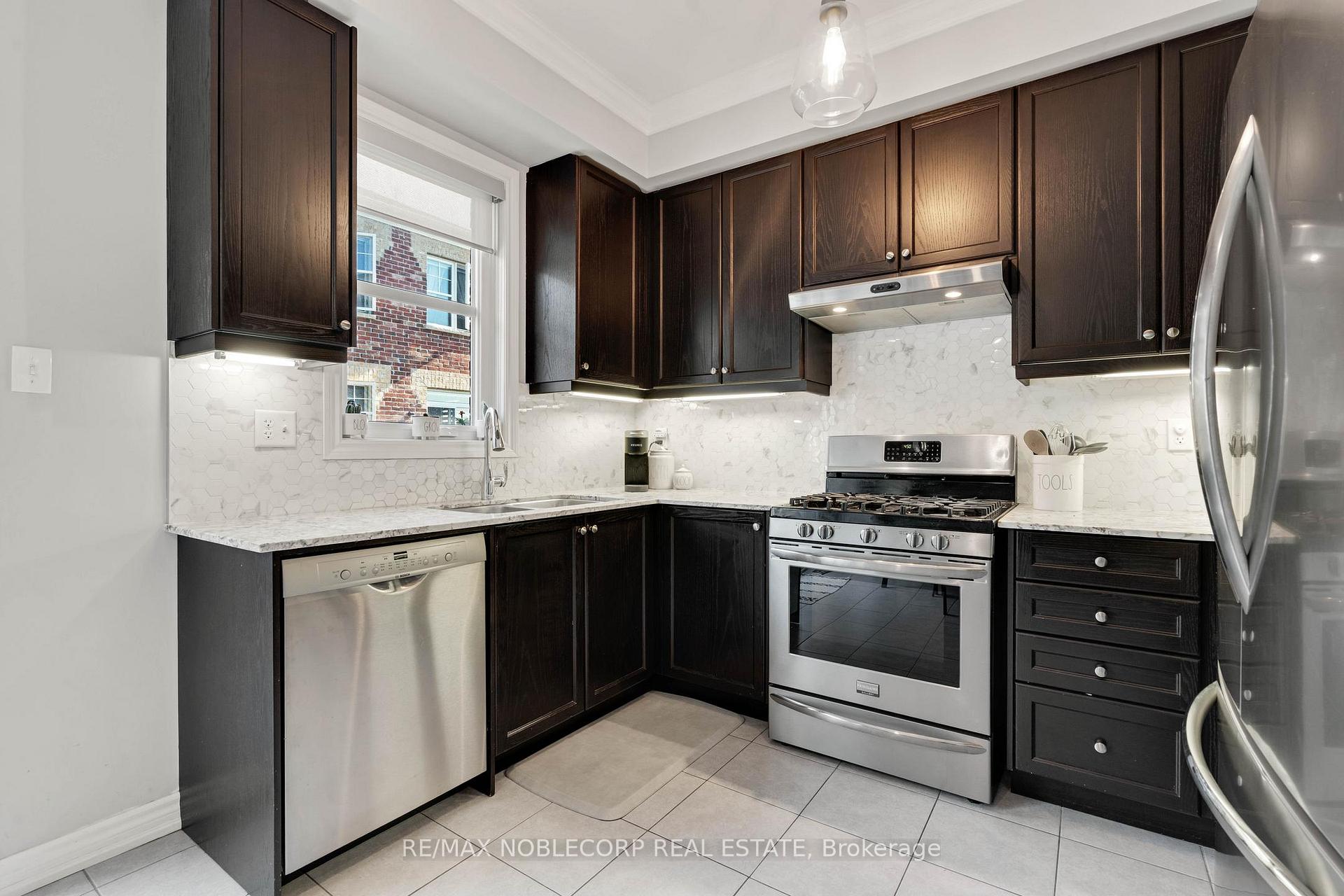 Photo 13 of Unit 45, 10 Porter Avenue W, Vaughan, West Woodbridge — HOMEH