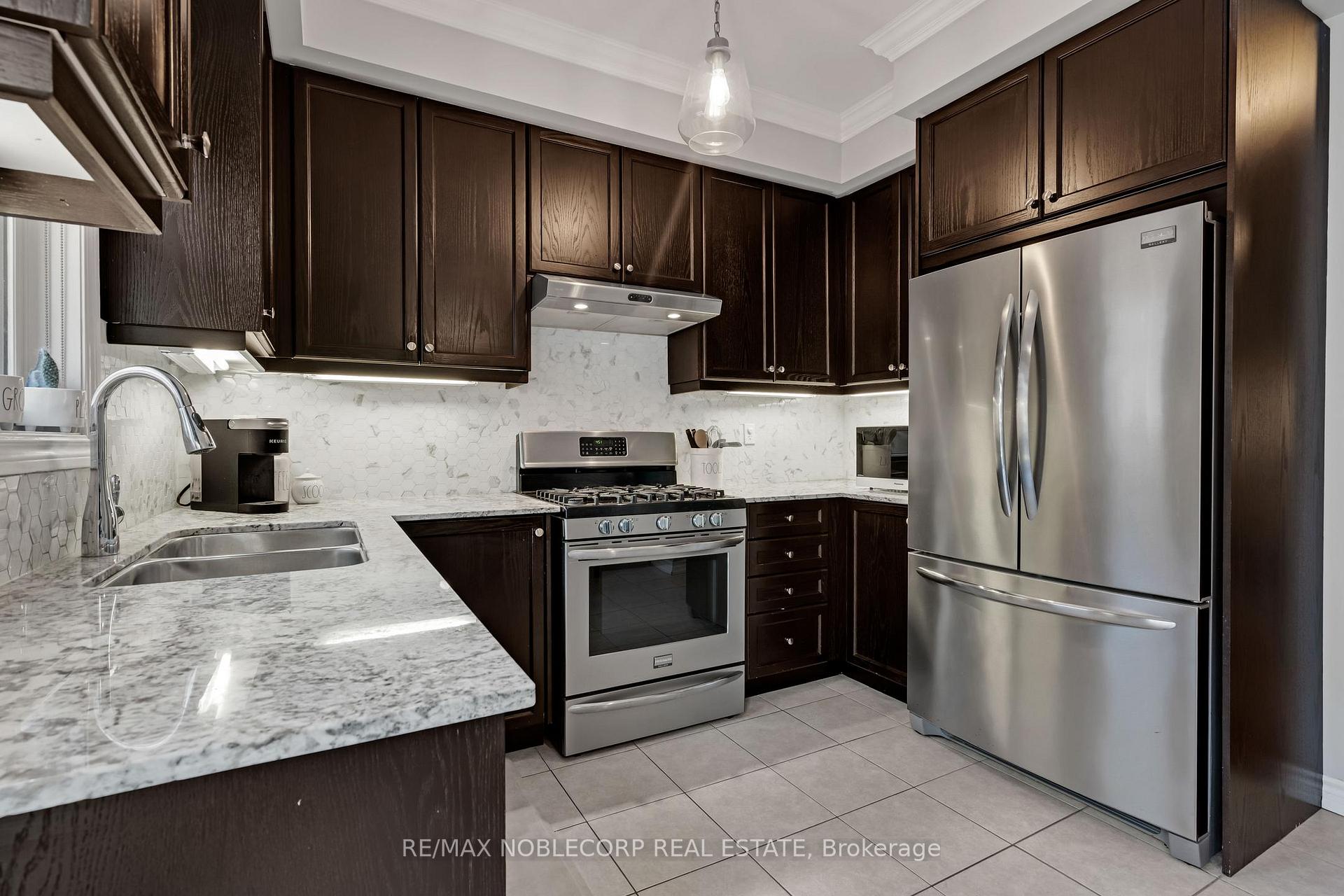 Photo 16 of Unit 45, 10 Porter Avenue W, Vaughan, West Woodbridge — HOMEH