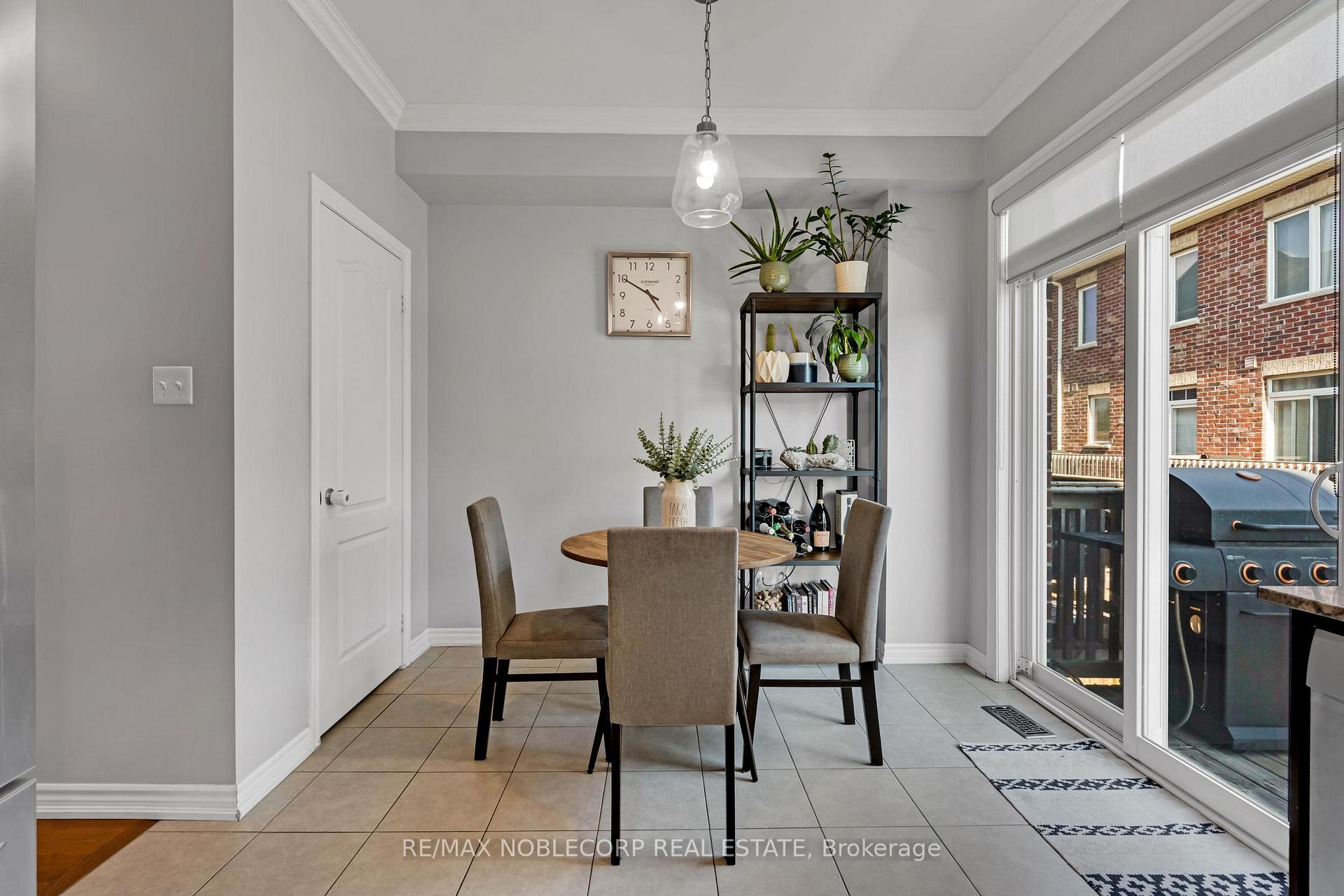 Photo 9 of Unit 45, 10 Porter Avenue W, Vaughan, West Woodbridge — HOMEH