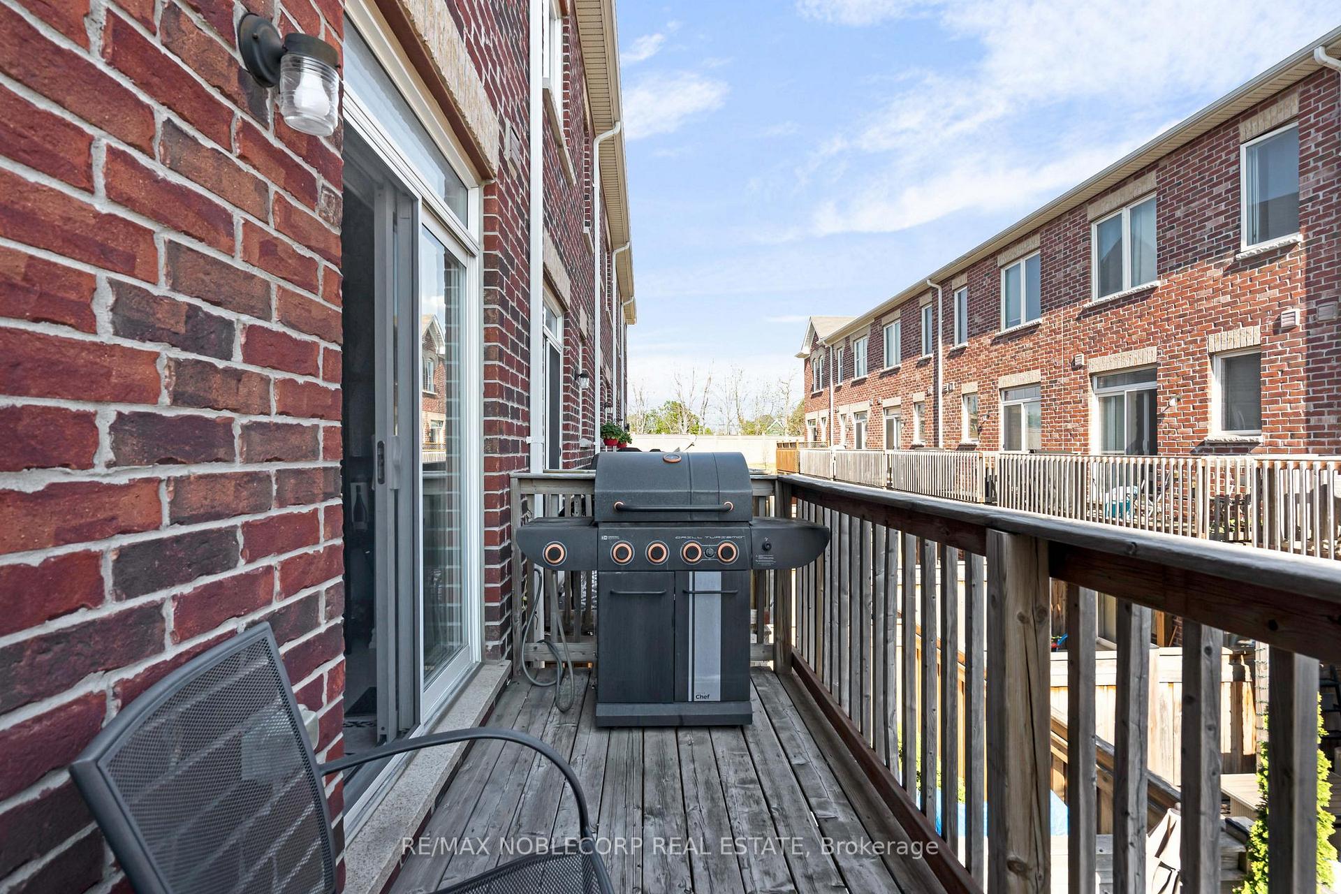 Photo 12 of Unit 45, 10 Porter Avenue W, Vaughan, West Woodbridge — HOMEH