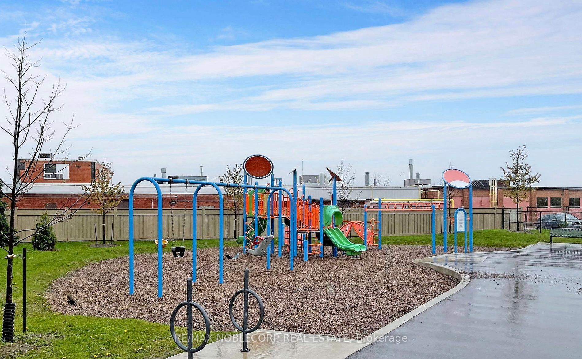 Photo 40 of Unit 45, 10 Porter Avenue W, Vaughan, West Woodbridge — HOMEH