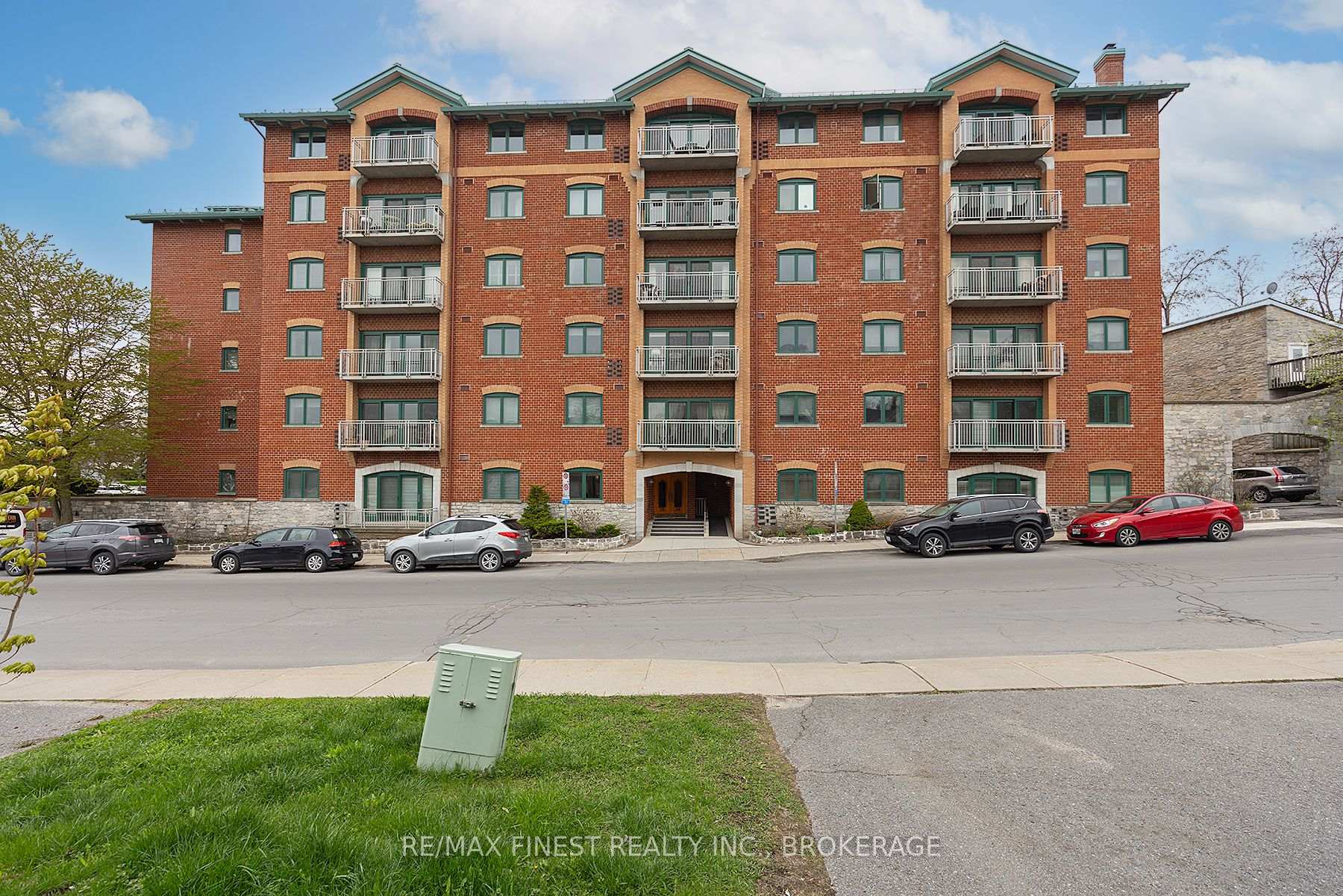 Photo 1 of Unit 303, 2 Bay Street, Kingston, East of Sir John A. Blvd — HOMEH