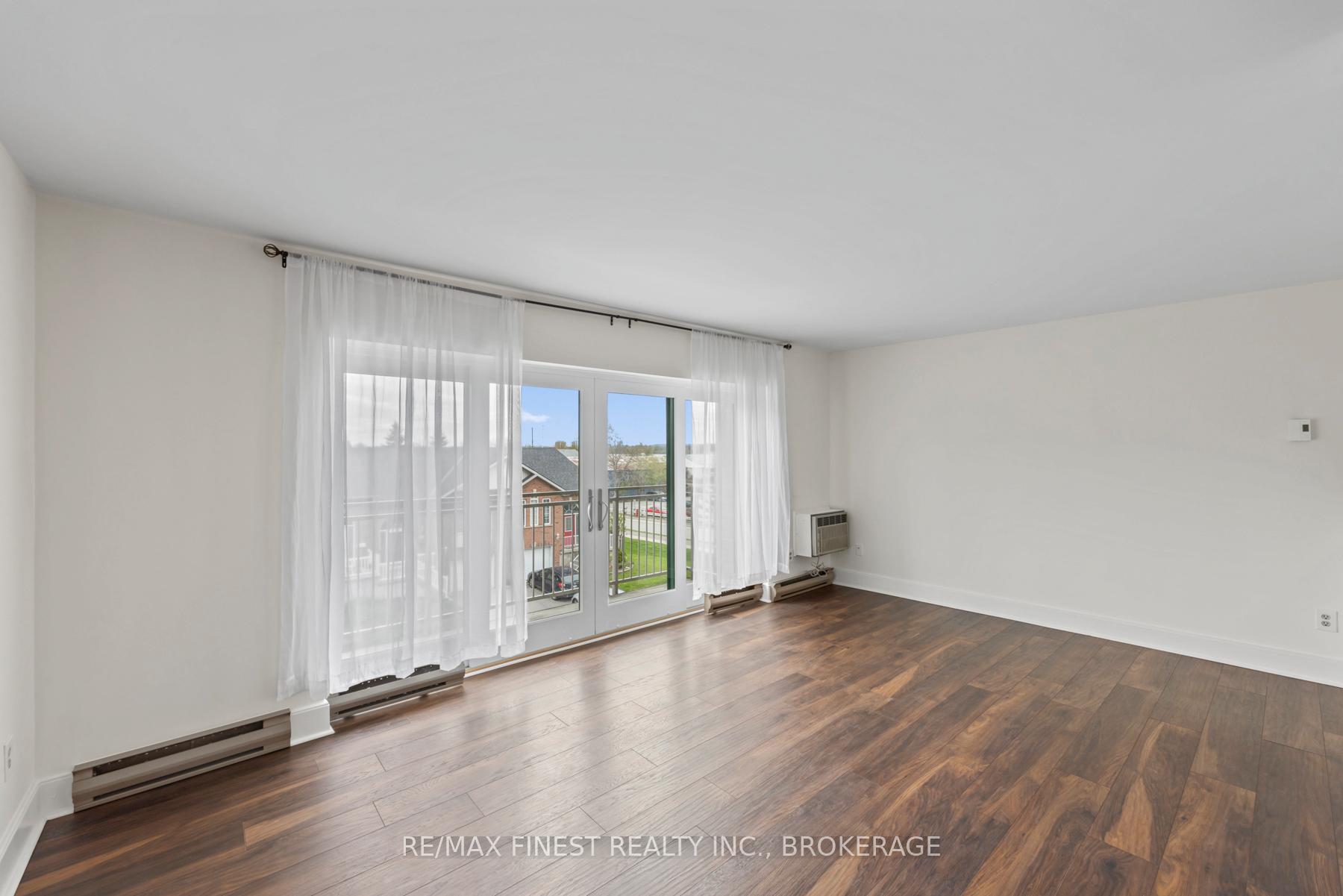 Photo 8 of Unit 303, 2 Bay Street, Kingston, East of Sir John A. Blvd — HOMEH