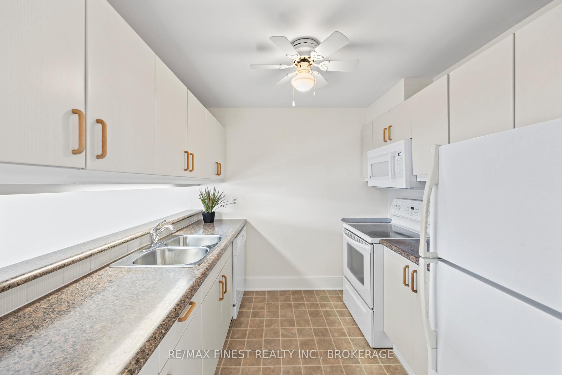 Photo 15 of Unit 303, 2 Bay Street, Kingston, East of Sir John A. Blvd — HOMEH