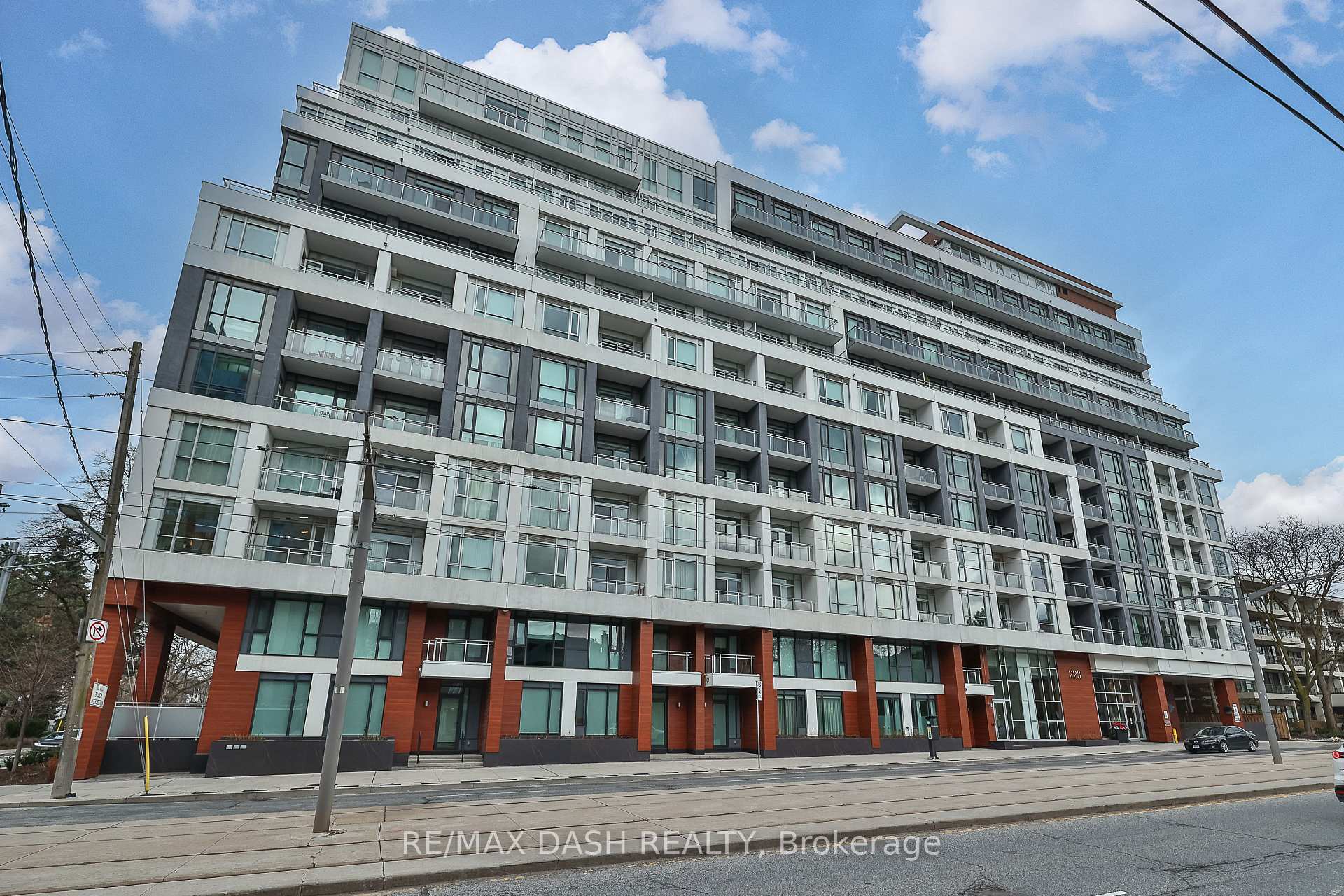 Front of Unit 215, 223 St. Clair Avenue W
