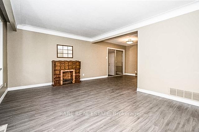 Photo 3 of 698 West 5th Street W, Hamilton, Yeoville — HOMEH