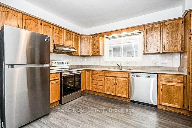 Photo 9 of 698 West 5th Street W, Hamilton, Yeoville — HOMEH