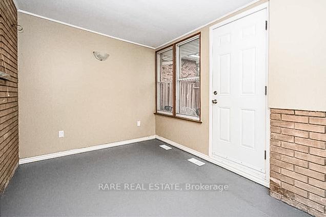 Photo 4 of 698 West 5th Street W, Hamilton, Yeoville — HOMEH