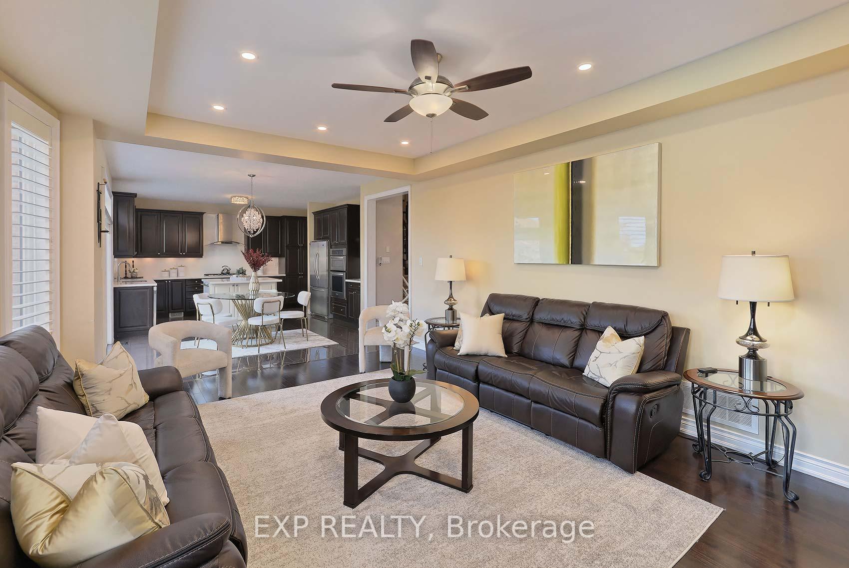 Photo 6 of 16 Chilliwack Grove, Brampton, Credit Valley — HOMEH