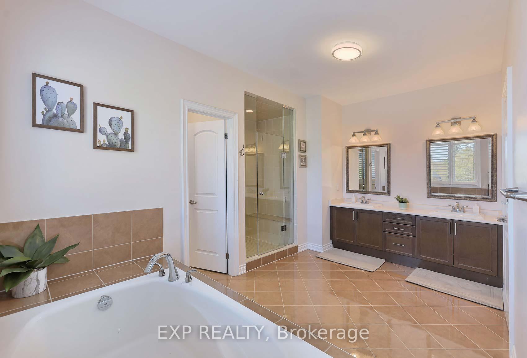 Photo 24 of 16 Chilliwack Grove, Brampton, Credit Valley — HOMEH