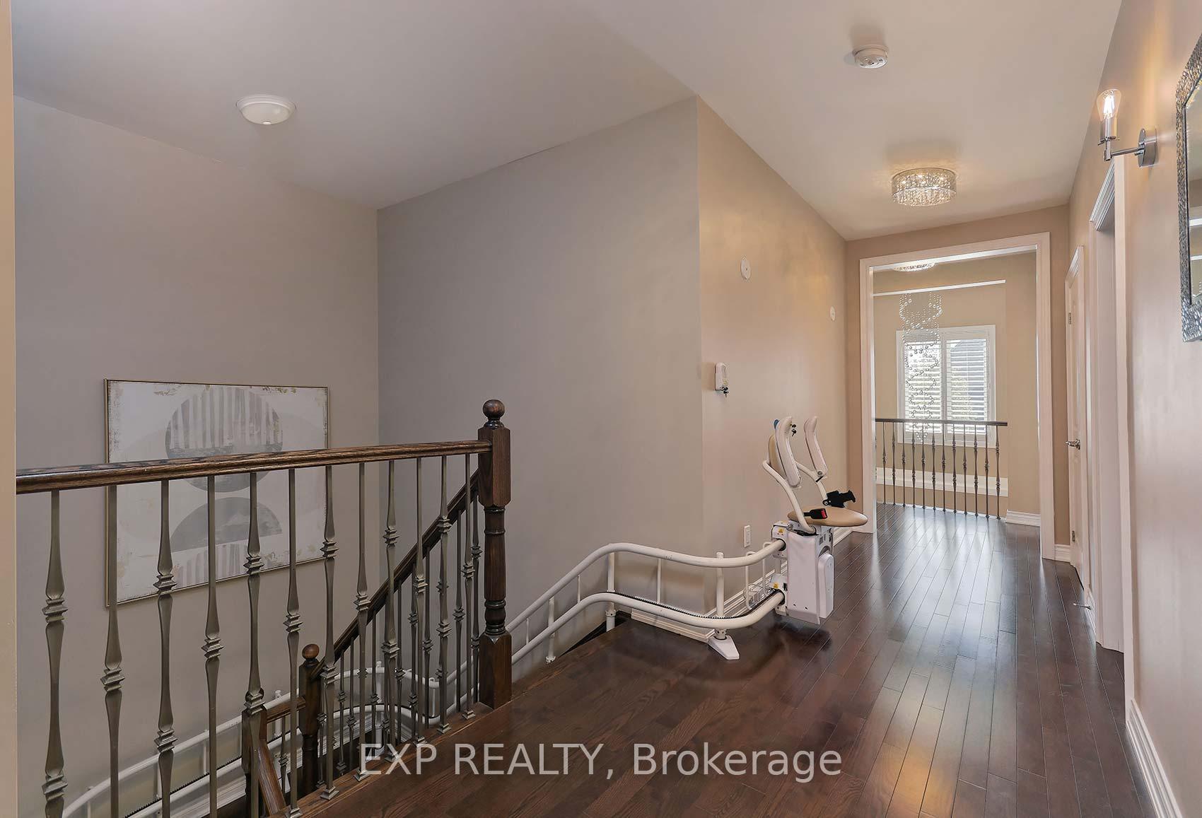 Photo 25 of 16 Chilliwack Grove, Brampton, Credit Valley — HOMEH