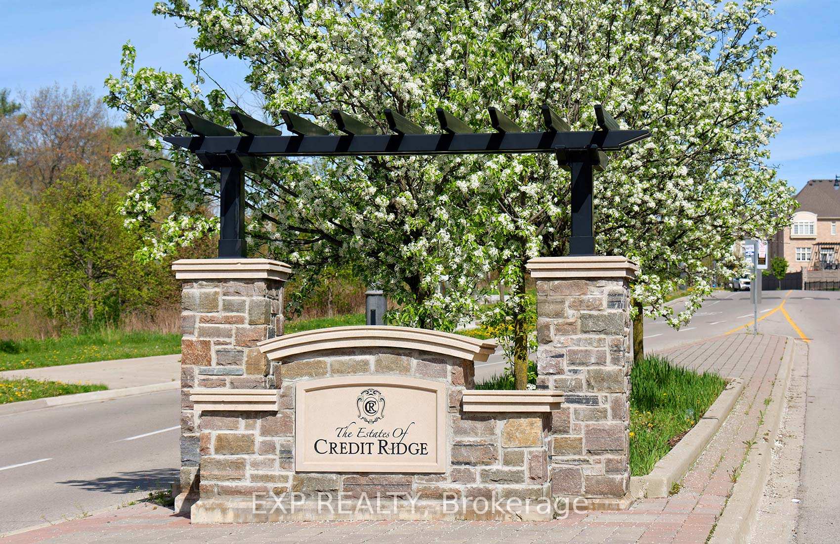 Photo 34 of 16 Chilliwack Grove, Brampton, Credit Valley — HOMEH