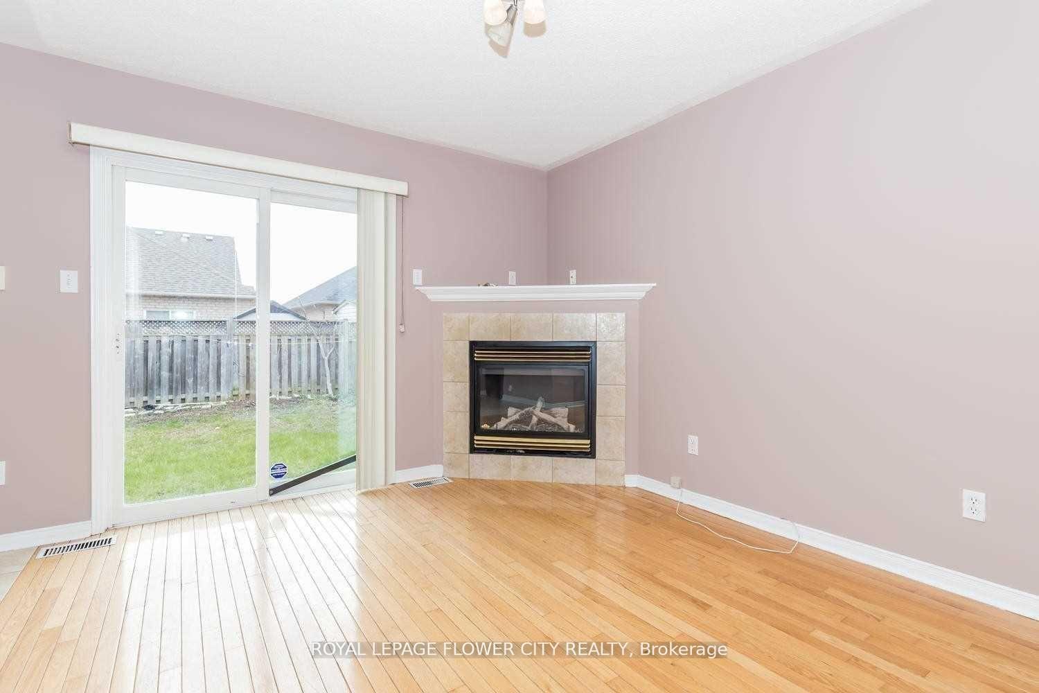Photo 4 of 63 Orchid Drive, Brampton, Northwest Brampton — HOMEH